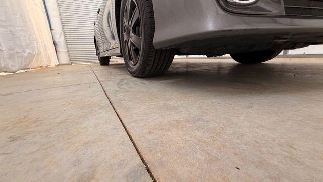 2013 GRAY Toyota Camry SE (4T1BF1FK2DU) with an 2.5L L4 DOHC 16V engine, 6-Speed Automatic transmission, located at 1806 Veterans Memorial Hwy SW, Austell, GA, 30168, (770) 944-9558, 33.817959, -84.606987 - Photo#23