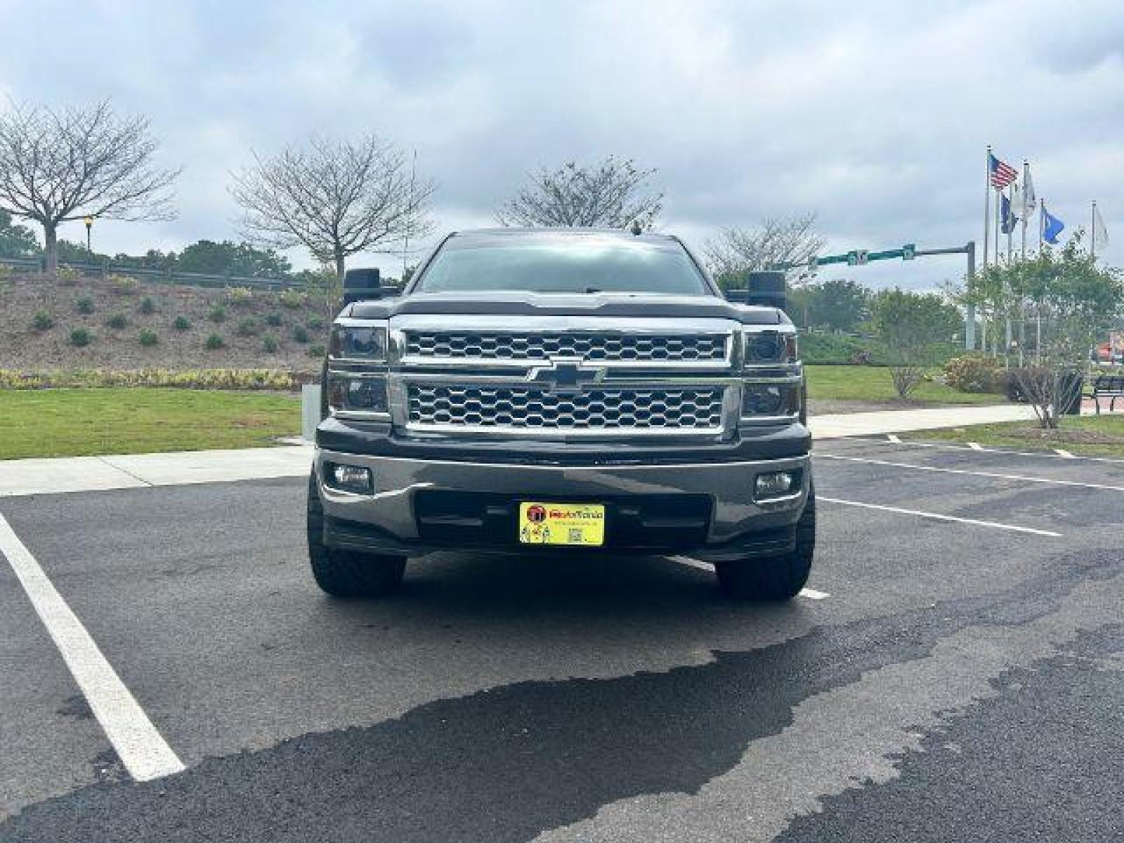 2015 Gray Chevrolet Silverado 1500 LT Crew Cab 2WD (3GCPCREC4FG) with an 5.3L V8 OHV 16V engine, 6-Speed Automatic transmission, located at 1806 Veterans Memorial Hwy SW, Austell, GA, 30168, (770) 944-9558, 33.817959, -84.606987 - Photo #2