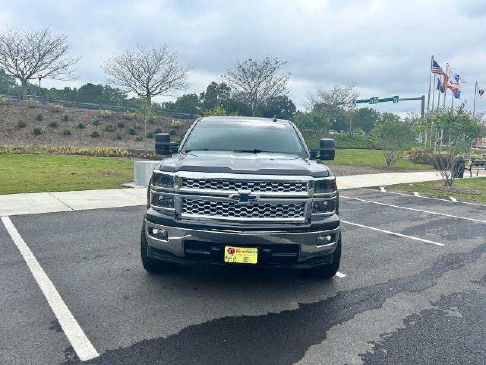 2015 Gray Chevrolet Silverado 1500 LT Crew Cab 2WD (3GCPCREC4FG) with an 5.3L V8 OHV 16V engine, 6-Speed Automatic transmission, located at 1806 Veterans Memorial Hwy SW, Austell, GA, 30168, (770) 944-9558, 33.817959, -84.606987 - Photo #3