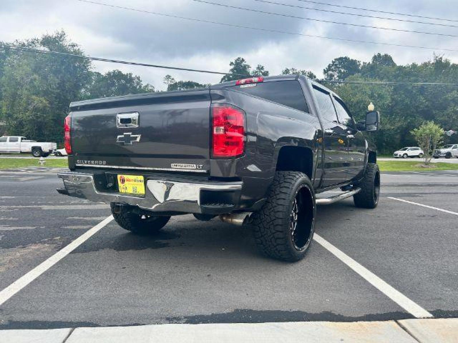 2015 Gray Chevrolet Silverado 1500 LT Crew Cab 2WD (3GCPCREC4FG) with an 5.3L V8 OHV 16V engine, 6-Speed Automatic transmission, located at 1806 Veterans Memorial Hwy SW, Austell, GA, 30168, (770) 944-9558, 33.817959, -84.606987 - Photo #6