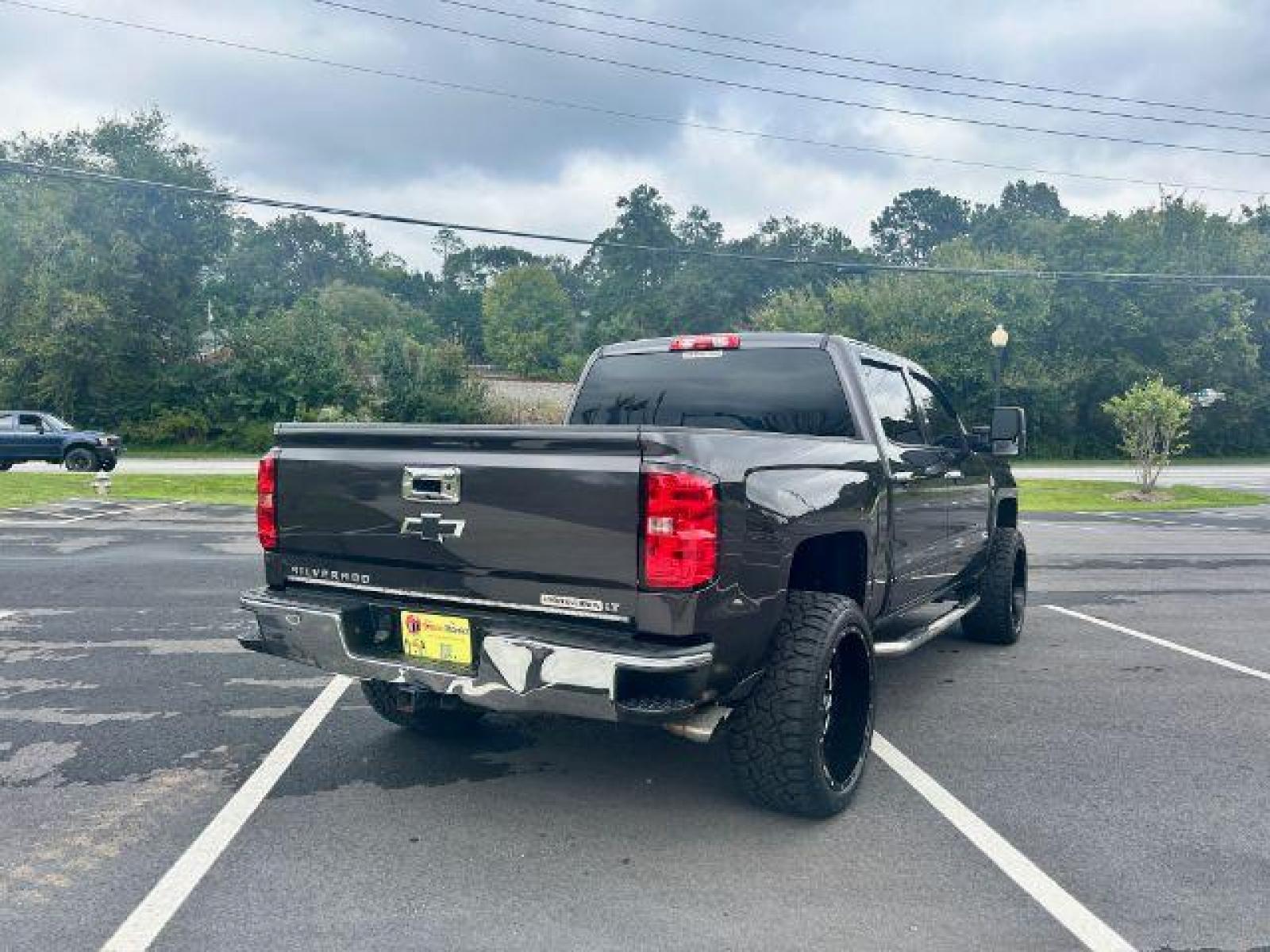 2015 Gray Chevrolet Silverado 1500 LT Crew Cab 2WD (3GCPCREC4FG) with an 5.3L V8 OHV 16V engine, 6-Speed Automatic transmission, located at 1806 Veterans Memorial Hwy SW, Austell, GA, 30168, (770) 944-9558, 33.817959, -84.606987 - Photo #7