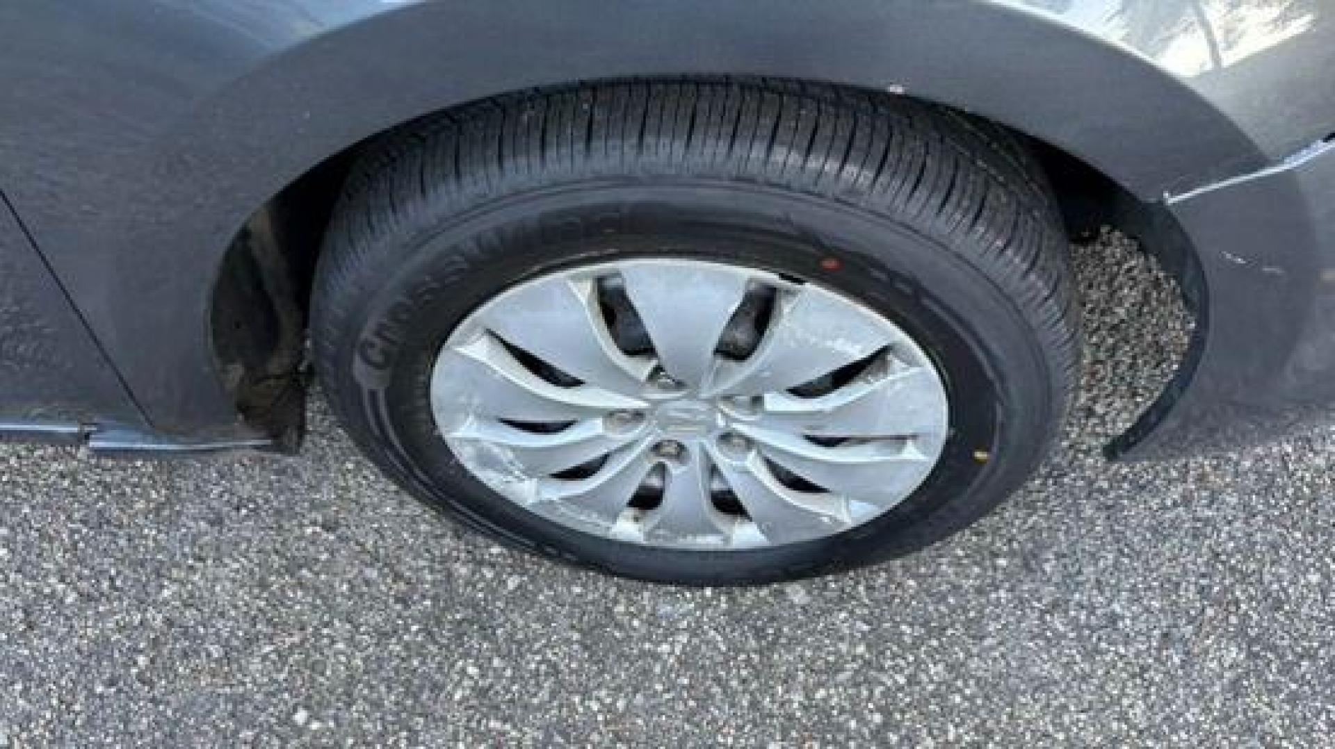 2010 Gray Honda Accord LX Sedan AT (1HGCP2F34AA) with an 2.4L L4 DOHC 16V engine, 5-Speed Automatic transmission, located at 1806 Veterans Memorial Hwy SW, Austell, GA, 30168, (770) 944-9558, 33.817959, -84.606987 - Photo#12