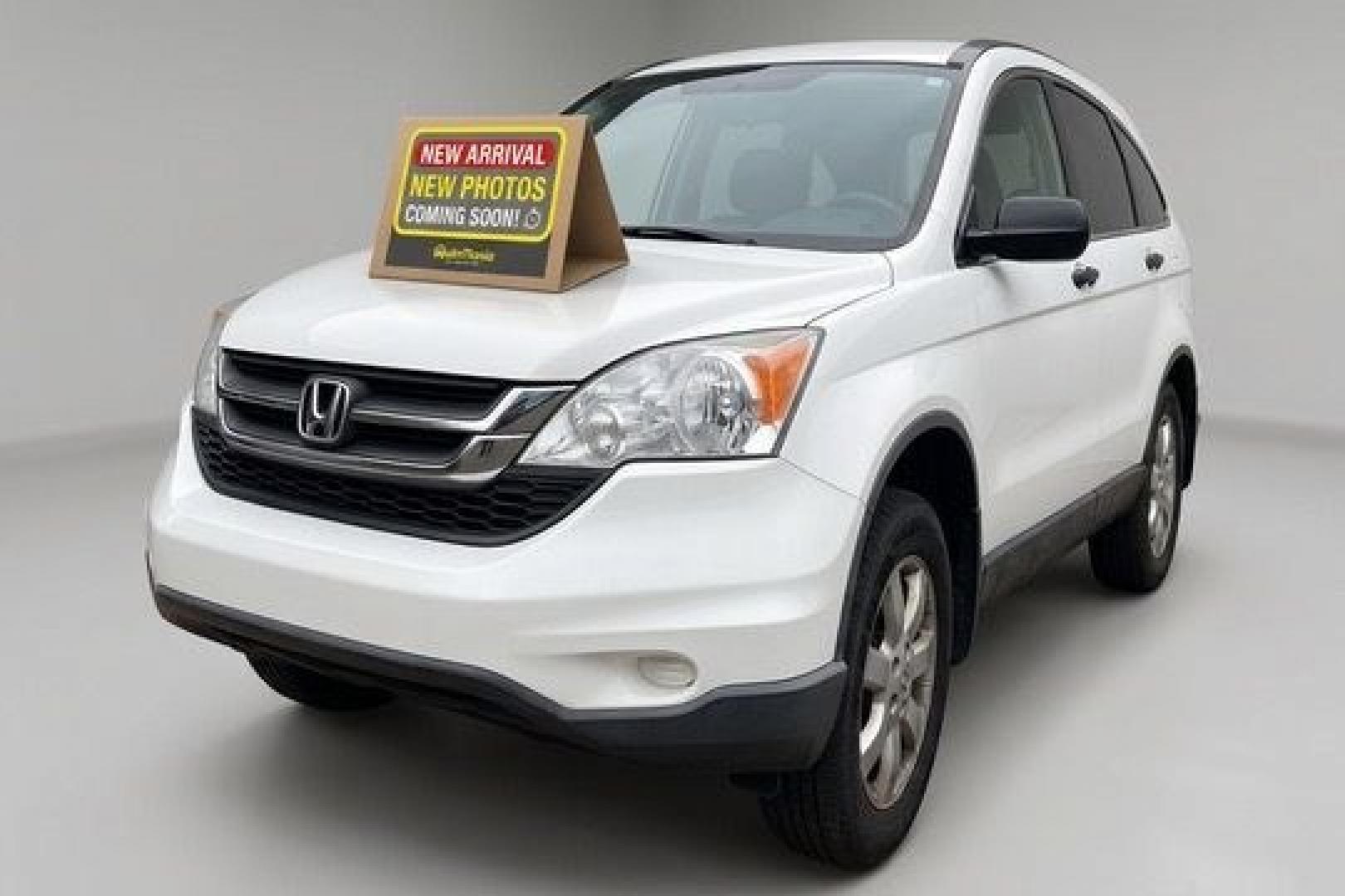 2011 White Honda CR-V SE 2WD 5-Speed AT (5J6RE3H45BL) with an 2.4L L4 DOHC 16V engine, 5-Speed Automatic transmission, located at 1806 Veterans Memorial Hwy SW, Austell, GA, 30168, (770) 944-9558, 33.817959, -84.606987- Photo#0