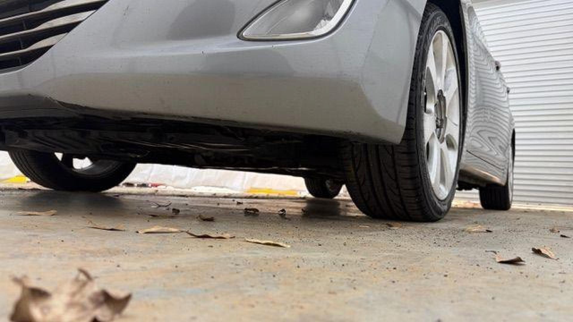 2013 Silver Hyundai Elantra Limited (KMHDH4AE4DU) with an 1.8L L4 DOHC 16V engine, 6-Speed Automatic transmission, located at 1806 Veterans Memorial Hwy SW, Austell, GA, 30168, (770) 944-9558, 33.817959, -84.606987 - Photo#19