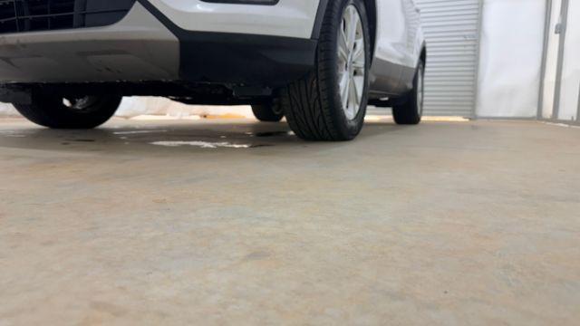 2017 White Ford Escape SE FWD (1FMCU0GD2HU) with an 1.5L L4 DOHC 16V engine, 6-Speed Automatic transmission, located at 1806 Veterans Memorial Hwy SW, Austell, GA, 30168, (770) 944-9558, 33.817959, -84.606987 - Photo#21