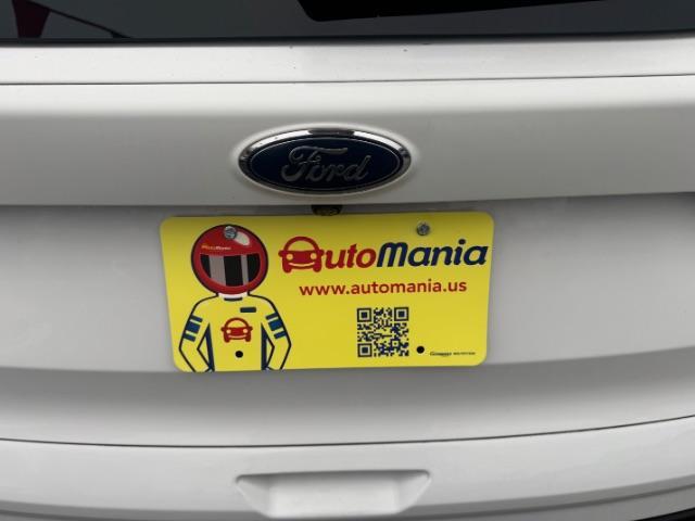 2017 White Ford Escape SE FWD (1FMCU0GD2HU) with an 1.5L L4 DOHC 16V engine, 6-Speed Automatic transmission, located at 1806 Veterans Memorial Hwy SW, Austell, GA, 30168, (770) 944-9558, 33.817959, -84.606987 - Photo#13