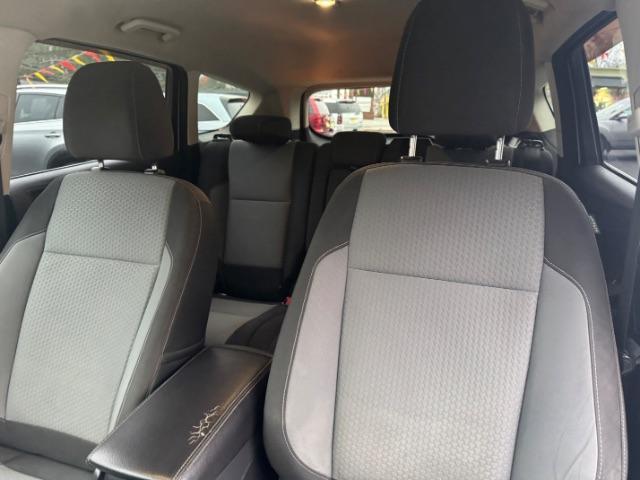 2017 White Ford Escape SE FWD (1FMCU0GD2HU) with an 1.5L L4 DOHC 16V engine, 6-Speed Automatic transmission, located at 1806 Veterans Memorial Hwy SW, Austell, GA, 30168, (770) 944-9558, 33.817959, -84.606987 - Photo#8