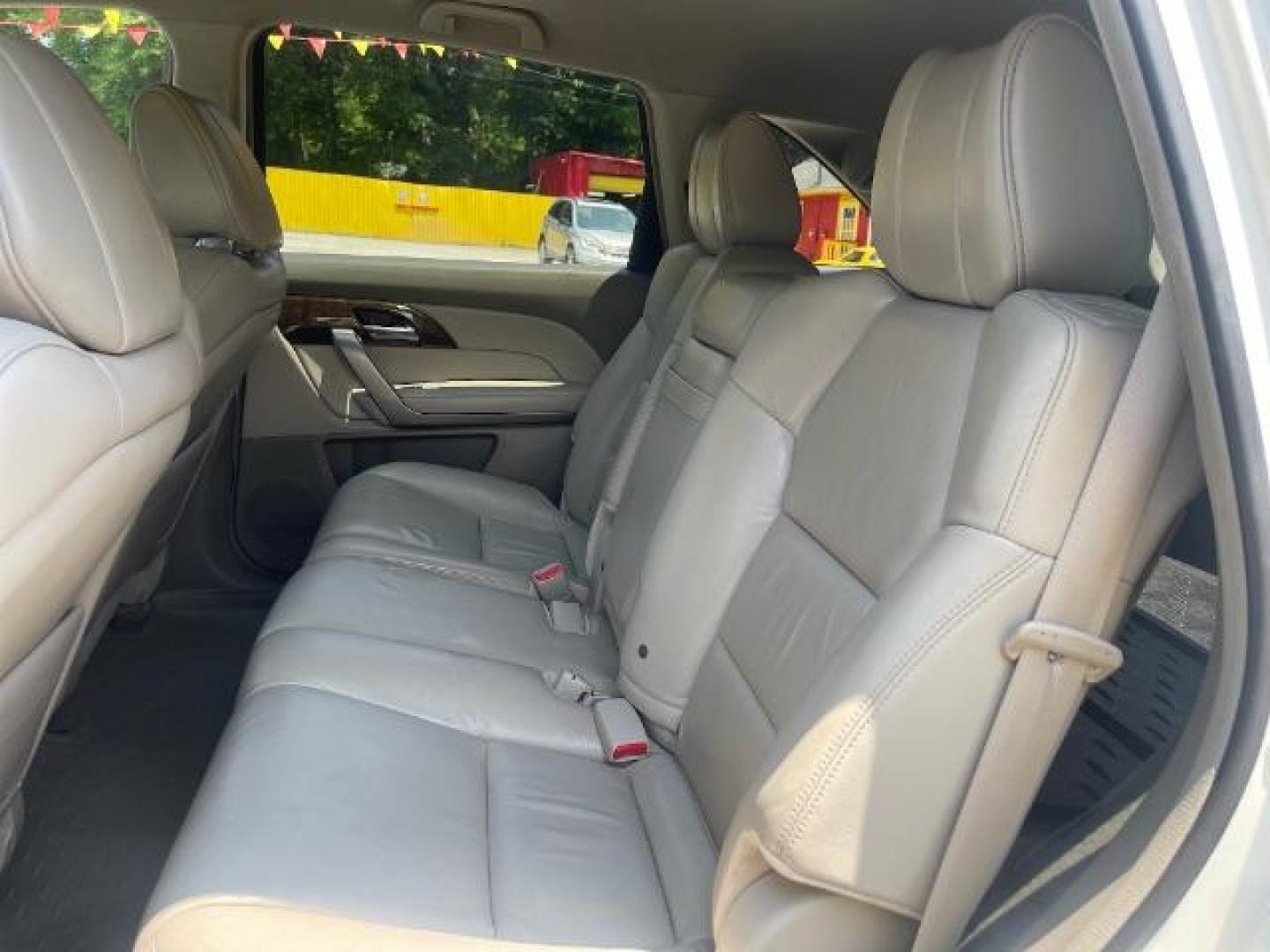 2011 White Acura MDX 6-Spd AT w/Tech Pack (2HNYD2H69BH) with an 3.7L V6 SOHC 24V engine, 6-Speed Automatic transmission, located at 1806 Veterans Memorial Hwy SW, Austell, GA, 30168, (770) 944-9558, 33.817959, -84.606987 - Photo#16