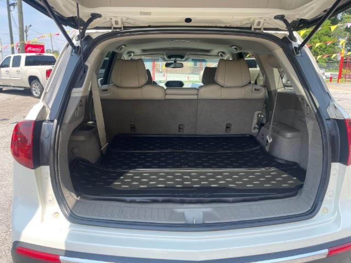 2011 White Acura MDX 6-Spd AT w/Tech Pack (2HNYD2H69BH) with an 3.7L V6 SOHC 24V engine, 6-Speed Automatic transmission, located at 1806 Veterans Memorial Hwy SW, Austell, GA, 30168, (770) 944-9558, 33.817959, -84.606987 - Photo#20