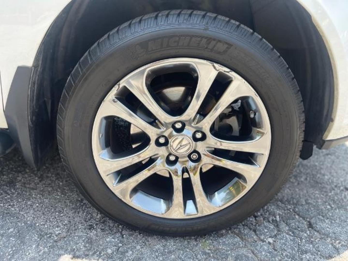 2011 White Acura MDX 6-Spd AT w/Tech Pack (2HNYD2H69BH) with an 3.7L V6 SOHC 24V engine, 6-Speed Automatic transmission, located at 1806 Veterans Memorial Hwy SW, Austell, GA, 30168, (770) 944-9558, 33.817959, -84.606987 - Photo#21