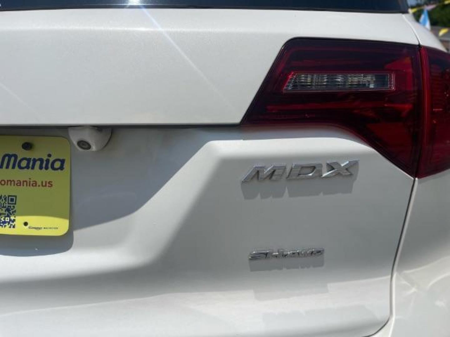 2011 White Acura MDX 6-Spd AT w/Tech Pack (2HNYD2H69BH) with an 3.7L V6 SOHC 24V engine, 6-Speed Automatic transmission, located at 1806 Veterans Memorial Hwy SW, Austell, GA, 30168, (770) 944-9558, 33.817959, -84.606987 - Photo#5