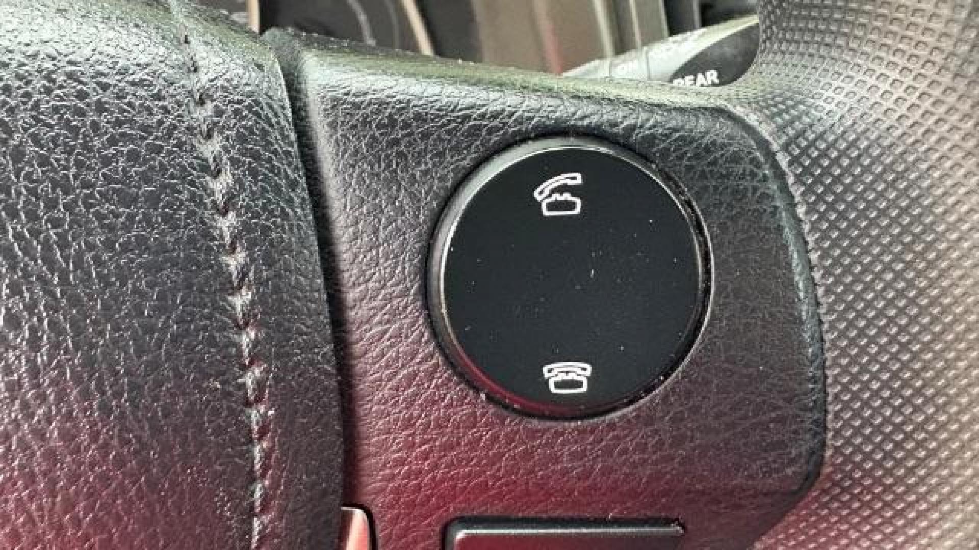 2013 Red Toyota RAV4 XLE FWD (2T3WFREV3DW) with an 2.5L L4 DOHC 16V engine, 6-Speed Automatic transmission, located at 1806 Veterans Memorial Hwy SW, Austell, GA, 30168, (770) 944-9558, 33.817959, -84.606987 - Photo#7