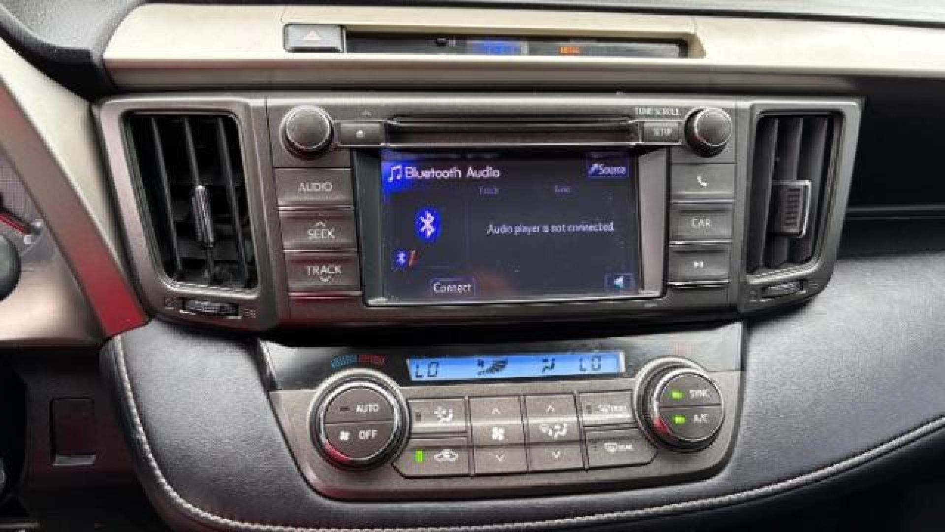 2013 Red Toyota RAV4 XLE FWD (2T3WFREV3DW) with an 2.5L L4 DOHC 16V engine, 6-Speed Automatic transmission, located at 1806 Veterans Memorial Hwy SW, Austell, GA, 30168, (770) 944-9558, 33.817959, -84.606987 - Photo#10