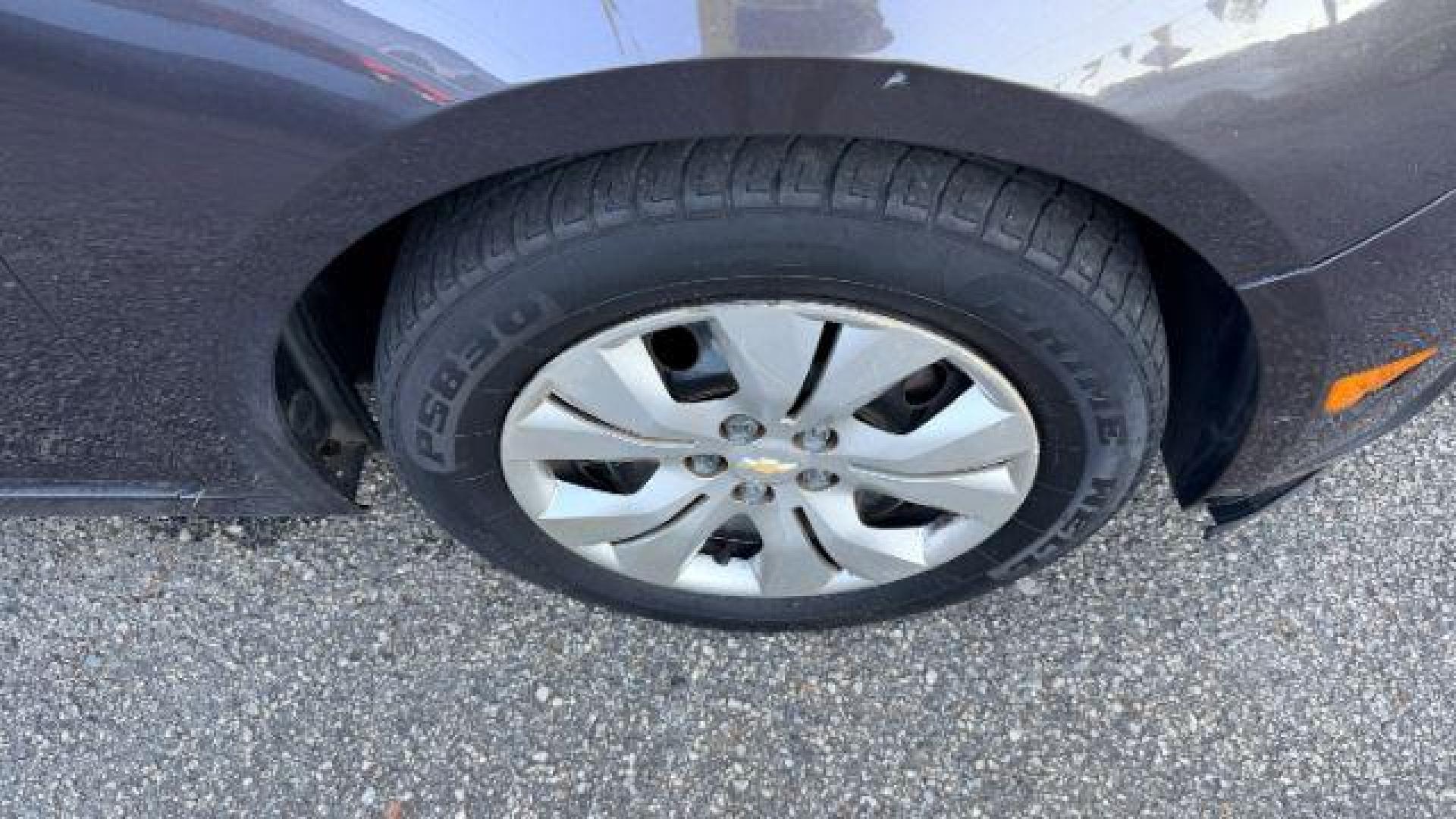 2014 GRAY Chevrolet Cruze LS Auto (1G1PA5SH5E7) with an 1.8L L4 DOHC 16V FFV engine, 6-Speed Automatic transmission, located at 1806 Veterans Memorial Hwy SW, Austell, GA, 30168, (770) 944-9558, 33.817959, -84.606987 - Photo#12