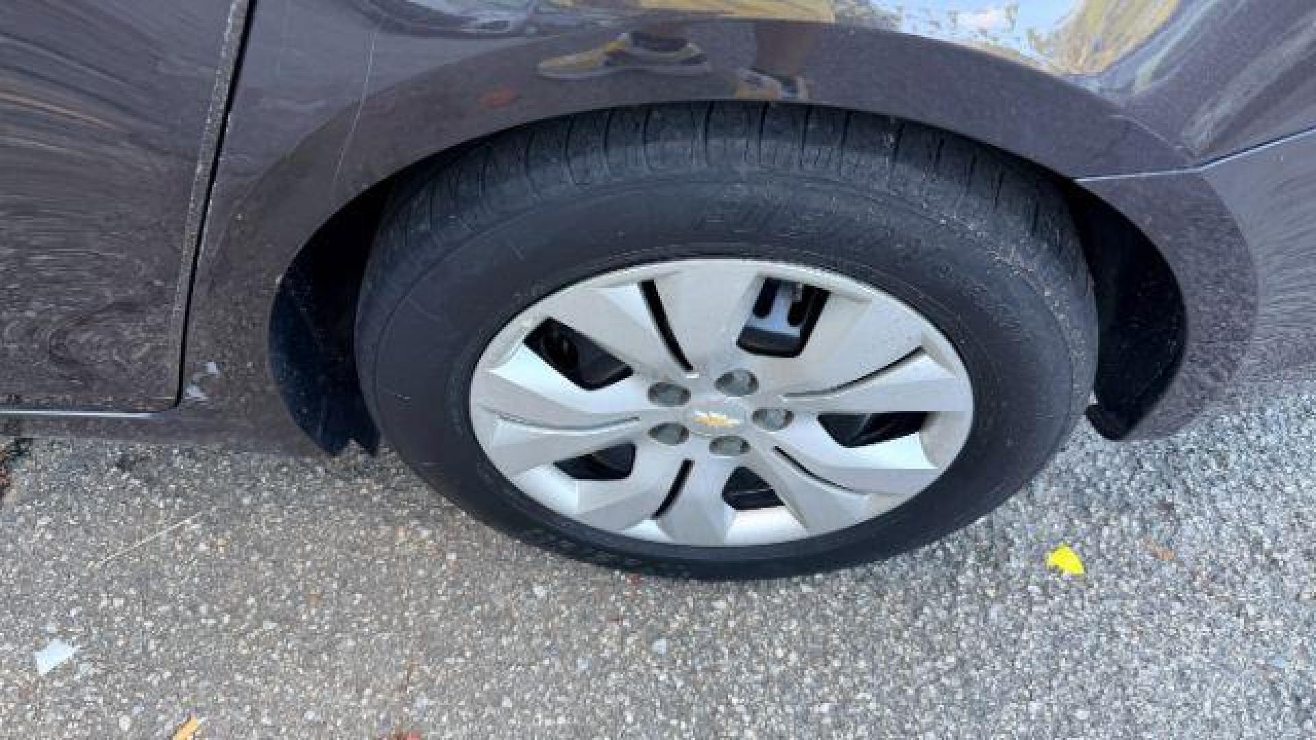 2014 GRAY Chevrolet Cruze LS Auto (1G1PA5SH5E7) with an 1.8L L4 DOHC 16V FFV engine, 6-Speed Automatic transmission, located at 1806 Veterans Memorial Hwy SW, Austell, GA, 30168, (770) 944-9558, 33.817959, -84.606987 - Photo#14