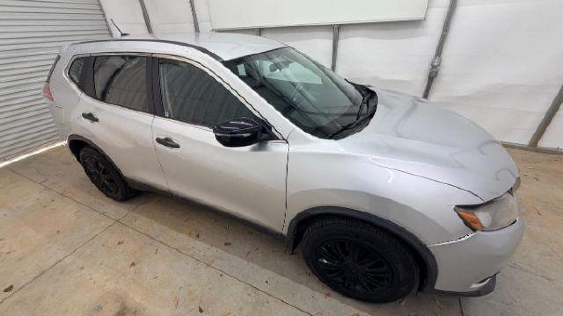 2016 Silver Nissan Rogue S AWD (KNMAT2MV6GP) with an 2.5L L4 DOHC 16V engine, Continuously Variable Transmission transmission, located at 1806 Veterans Memorial Hwy SW, Austell, GA, 30168, (770) 944-9558, 33.817959, -84.606987 - Photo#8