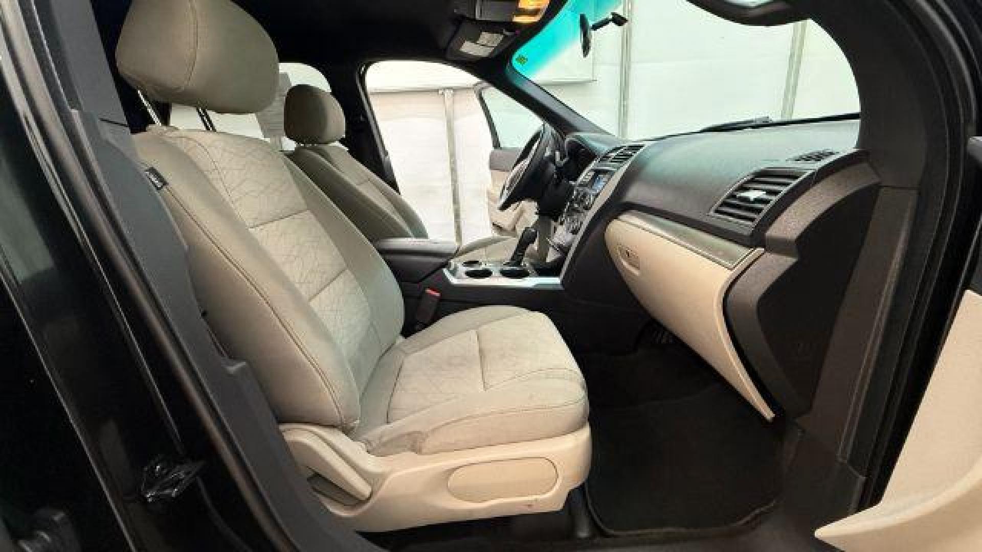 2014 Black Ford Explorer Base FWD (1FM5K7B87EG) with an 3.5L V6 DOHC 24V engine, 6-Speed Automatic transmission, located at 1806 Veterans Memorial Hwy SW, Austell, GA, 30168, (770) 944-9558, 33.817959, -84.606987 - Photo#18