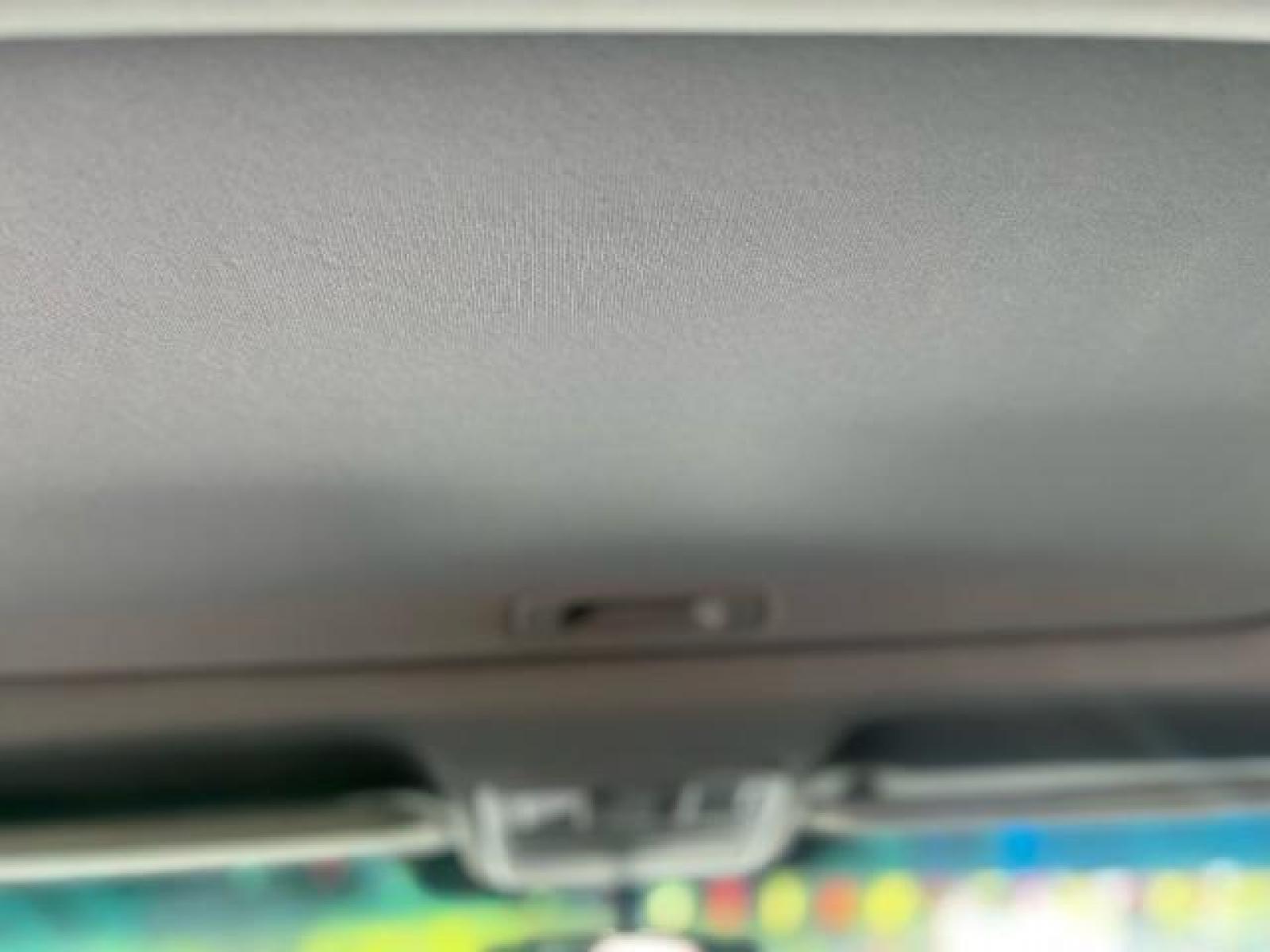 2012 White Honda Pilot Touring 4WD 5-Spd AT with DVD (5FNYF4H9XCB) with an 3.5L V6 SOHC 24V engine, 5-Speed Automatic transmission, located at 1806 Veterans Memorial Hwy SW, Austell, GA, 30168, (770) 944-9558, 33.817959, -84.606987 - Photo #12