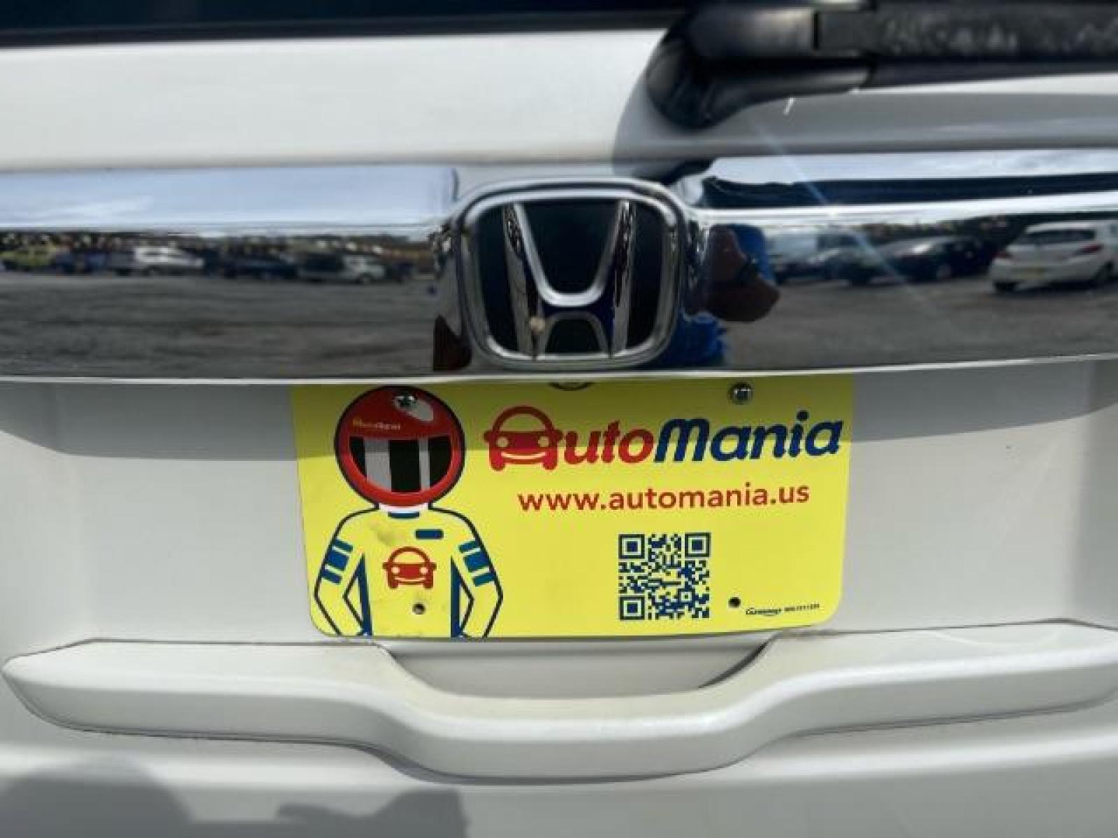 2012 White Honda Pilot Touring 4WD 5-Spd AT with DVD (5FNYF4H9XCB) with an 3.5L V6 SOHC 24V engine, 5-Speed Automatic transmission, located at 1806 Veterans Memorial Hwy SW, Austell, GA, 30168, (770) 944-9558, 33.817959, -84.606987 - Photo #16