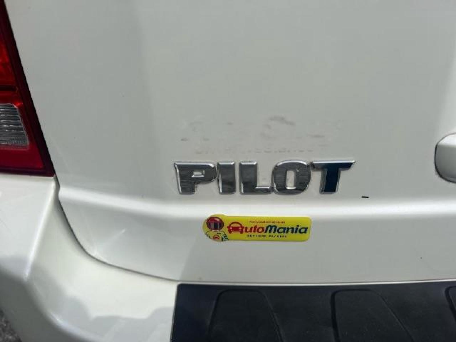 2012 White Honda Pilot Touring 4WD 5-Spd AT with DVD (5FNYF4H9XCB) with an 3.5L V6 SOHC 24V engine, 5-Speed Automatic transmission, located at 1806 Veterans Memorial Hwy SW, Austell, GA, 30168, (770) 944-9558, 33.817959, -84.606987 - Photo #19