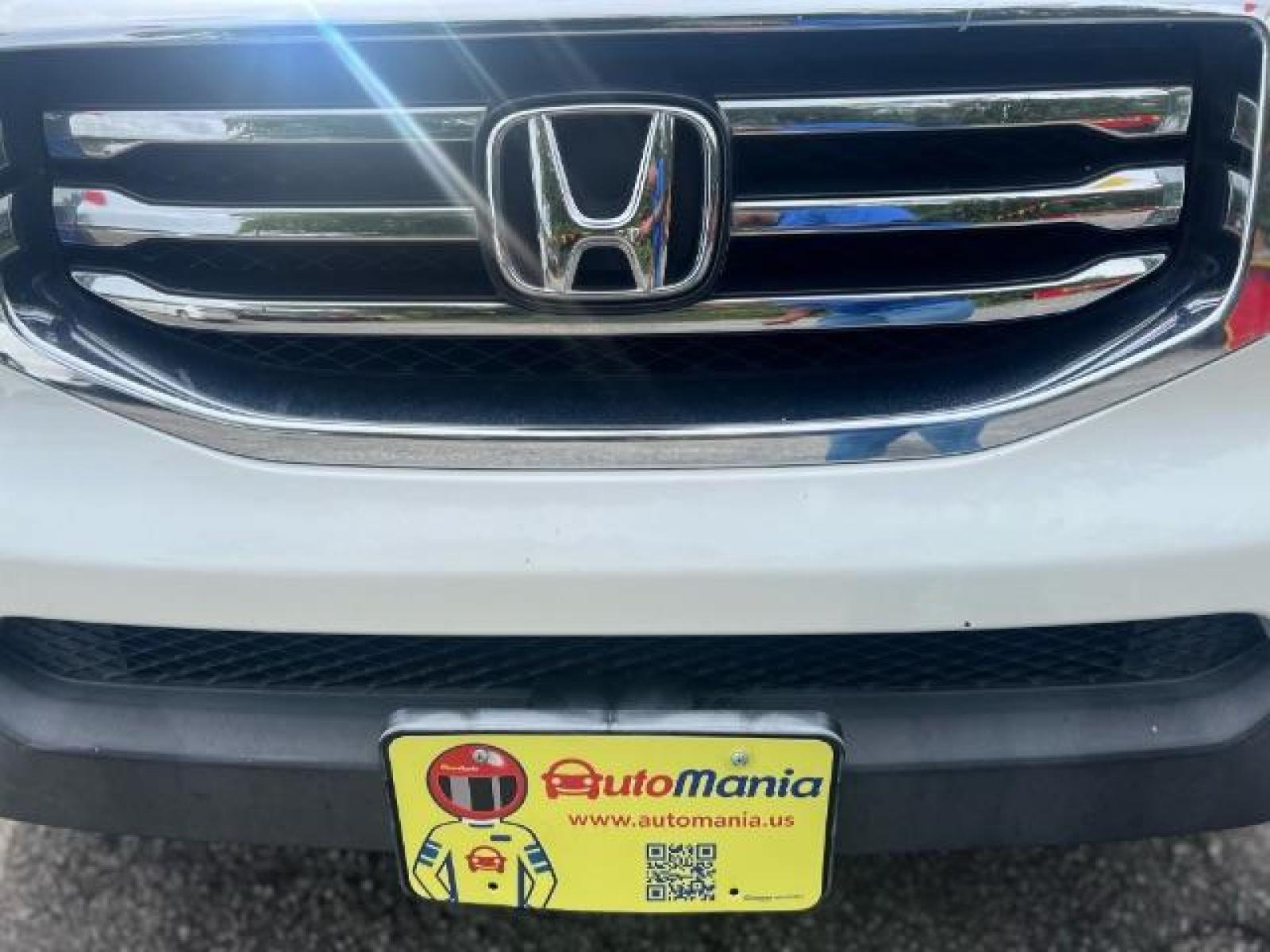 2012 White Honda Pilot Touring 4WD 5-Spd AT with DVD (5FNYF4H9XCB) with an 3.5L V6 SOHC 24V engine, 5-Speed Automatic transmission, located at 1806 Veterans Memorial Hwy SW, Austell, GA, 30168, (770) 944-9558, 33.817959, -84.606987 - Photo #20