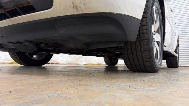 2012 White Honda Pilot Touring 4WD 5-Spd AT (5FNYF4H9XCB) with an 3.5L V6 SOHC 24V engine, 5-Speed Automatic transmission, located at 1806 Veterans Memorial Hwy SW, Austell, GA, 30168, (770) 944-9558, 33.817959, -84.606987 - Photo#21