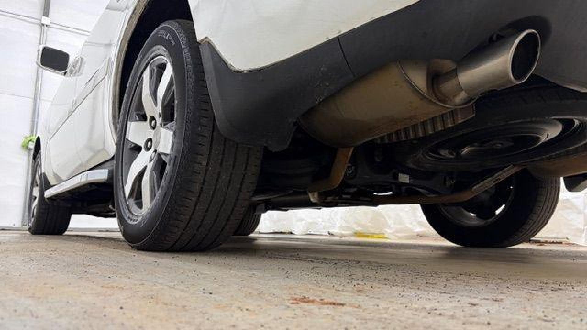 2012 White Honda Pilot Touring 4WD 5-Spd AT (5FNYF4H9XCB) with an 3.5L V6 SOHC 24V engine, 5-Speed Automatic transmission, located at 1806 Veterans Memorial Hwy SW, Austell, GA, 30168, (770) 944-9558, 33.817959, -84.606987 - Photo#22