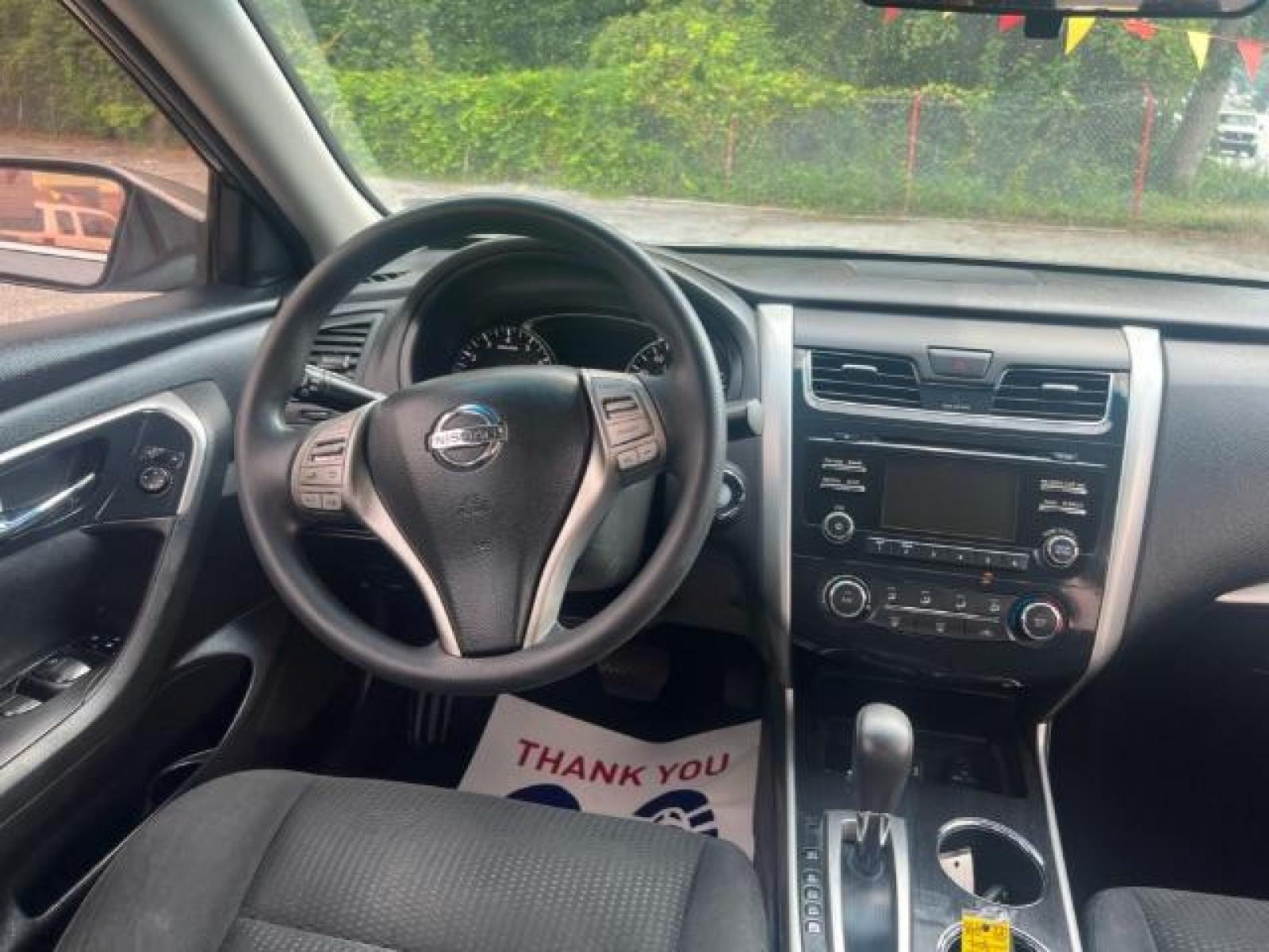 2014 Gray Nissan Altima 2.5 S (1N4AL3AP4EC) with an 2.5L L4 DOHC 16V engine, Continuously Variable Transmission transmission, located at 1806 Veterans Memorial Hwy SW, Austell, GA, 30168, (770) 944-9558, 33.817959, -84.606987 - Photo #12