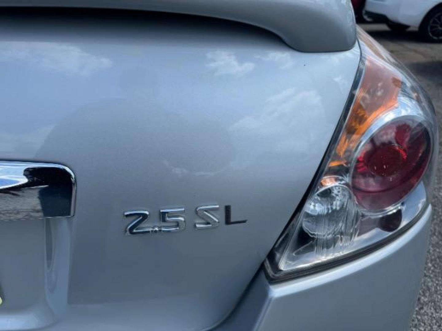 2012 Silver Nissan Altima 2.5 S (1N4AL2AP7CN) with an 2.5L L4 DOHC 16V engine, Continuously Variabl transmission, located at 1806 Veterans Memorial Hwy SW, Austell, GA, 30168, (770) 944-9558, 33.817959, -84.606987 - Photo#11