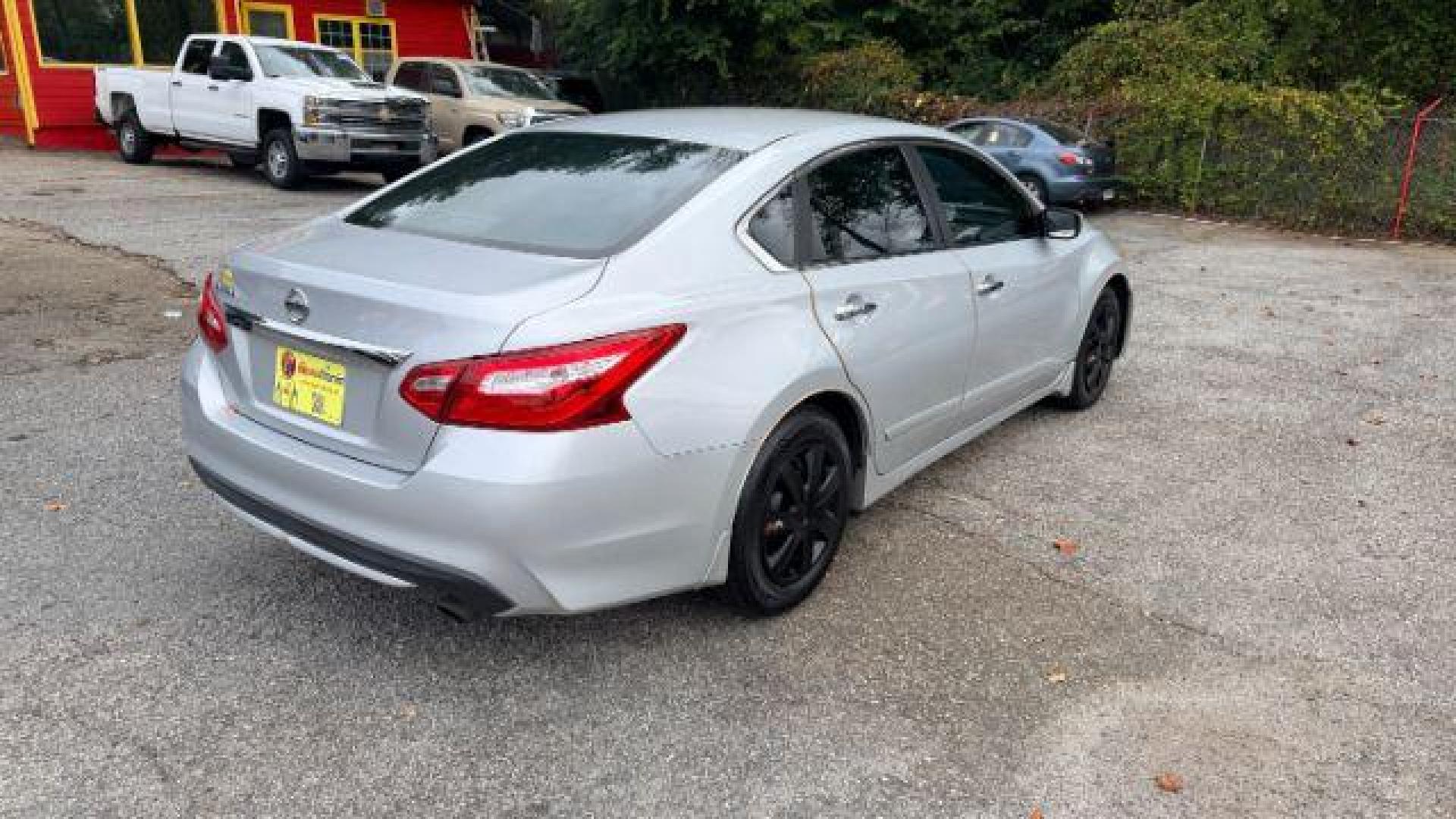 2017 Silver Nissan Altima 2.5 (1N4AL3AP6HN) with an 2.5L L4 DOHC 16V engine, Continuously Variabl transmission, located at 1806 Veterans Memorial Hwy SW, Austell, GA, 30168, (770) 944-9558, 33.817959, -84.606987 - Photo#3
