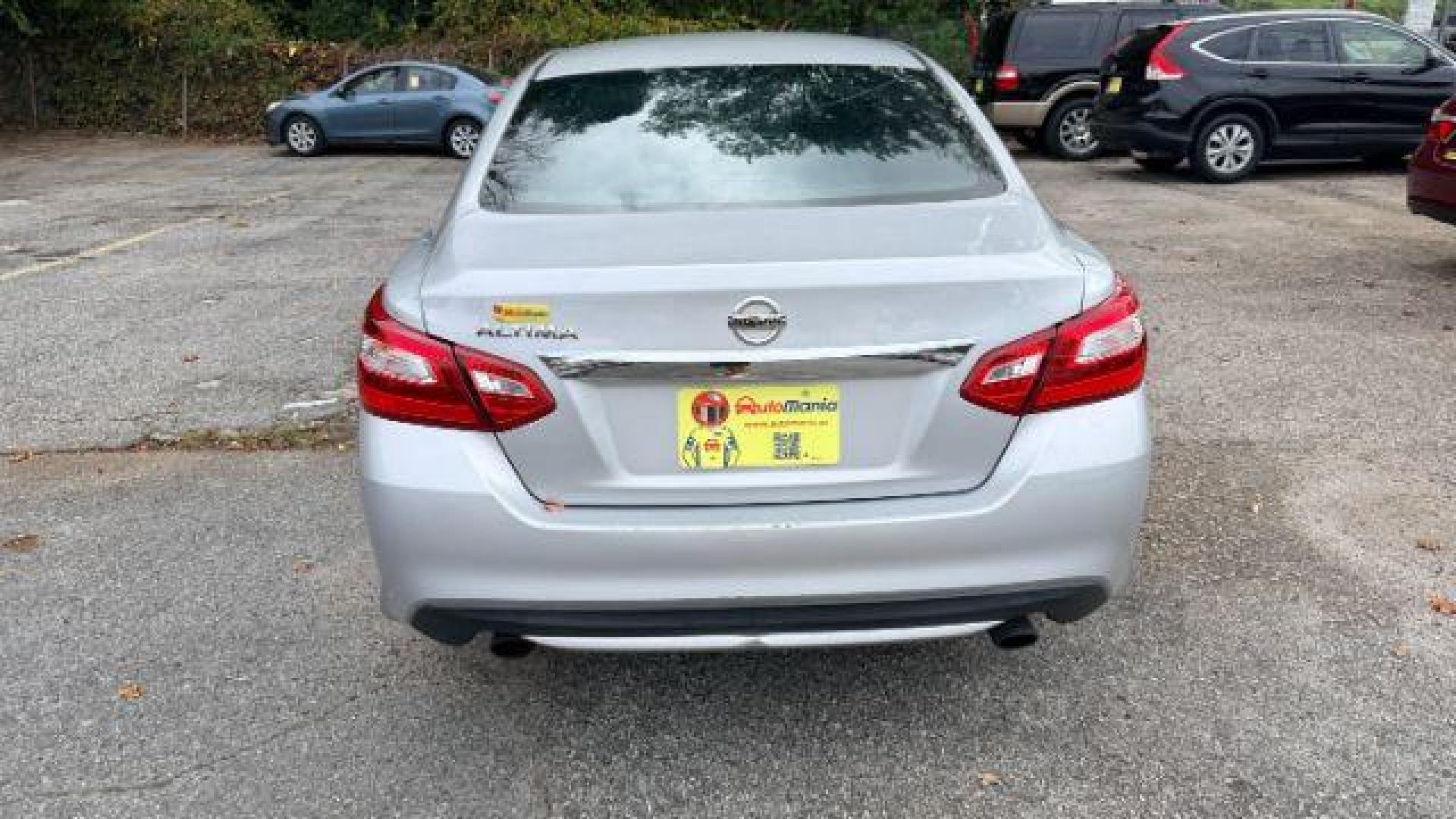 2017 Silver Nissan Altima 2.5 (1N4AL3AP6HN) with an 2.5L L4 DOHC 16V engine, Continuously Variabl transmission, located at 1806 Veterans Memorial Hwy SW, Austell, GA, 30168, (770) 944-9558, 33.817959, -84.606987 - Photo#4