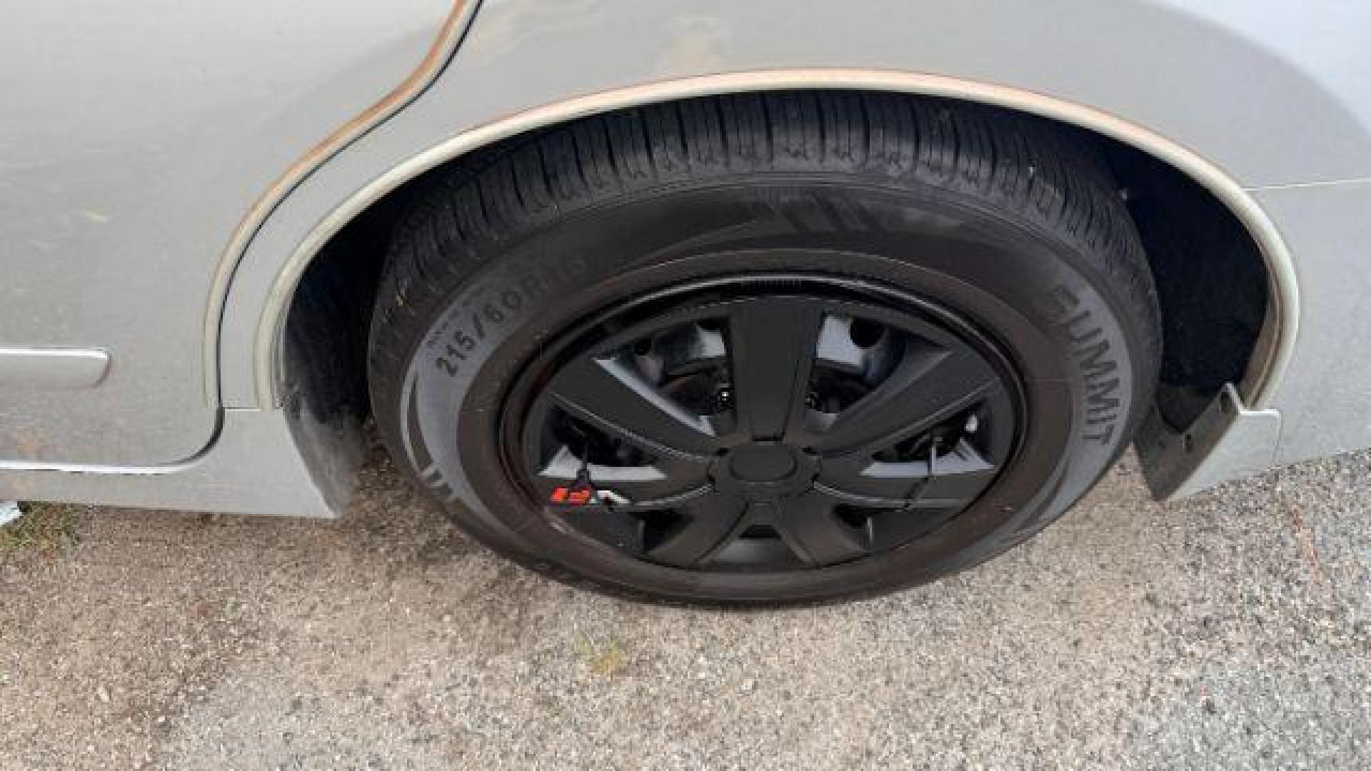 2017 Silver Nissan Altima 2.5 (1N4AL3AP6HN) with an 2.5L L4 DOHC 16V engine, Continuously Variabl transmission, located at 1806 Veterans Memorial Hwy SW, Austell, GA, 30168, (770) 944-9558, 33.817959, -84.606987 - Photo#13