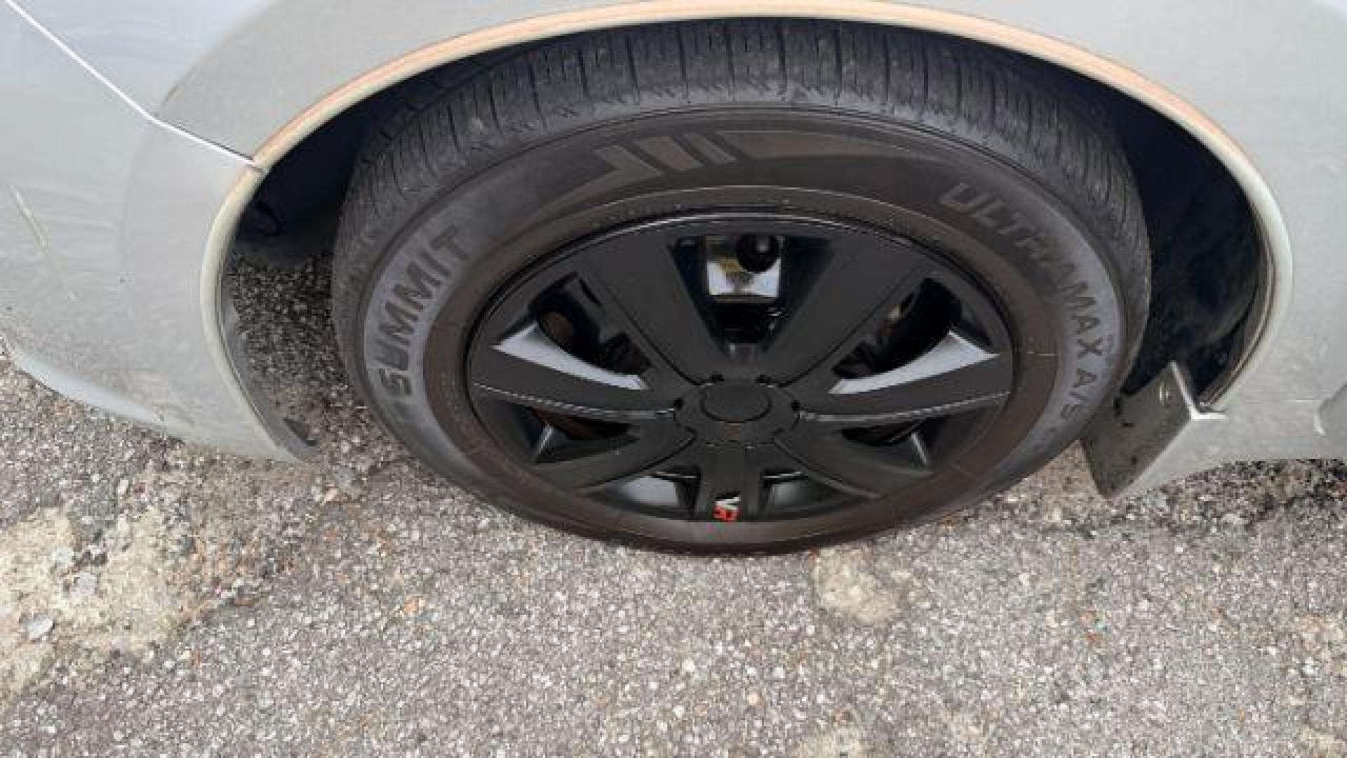 2017 Silver Nissan Altima 2.5 (1N4AL3AP6HN) with an 2.5L L4 DOHC 16V engine, Continuously Variabl transmission, located at 1806 Veterans Memorial Hwy SW, Austell, GA, 30168, (770) 944-9558, 33.817959, -84.606987 - Photo#14