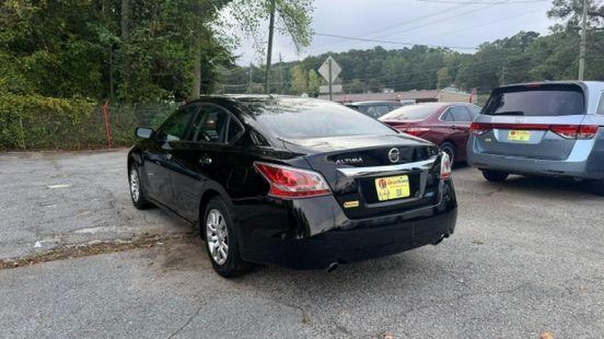 2014 Black Nissan Altima 2.5 (1N4AL3AP2EC) with an 2.5L L4 DOHC 16V engine, Continuously Variable Transmission transmission, located at 1806 Veterans Memorial Hwy SW, Austell, GA, 30168, (770) 944-9558, 33.817959, -84.606987 - Photo#5