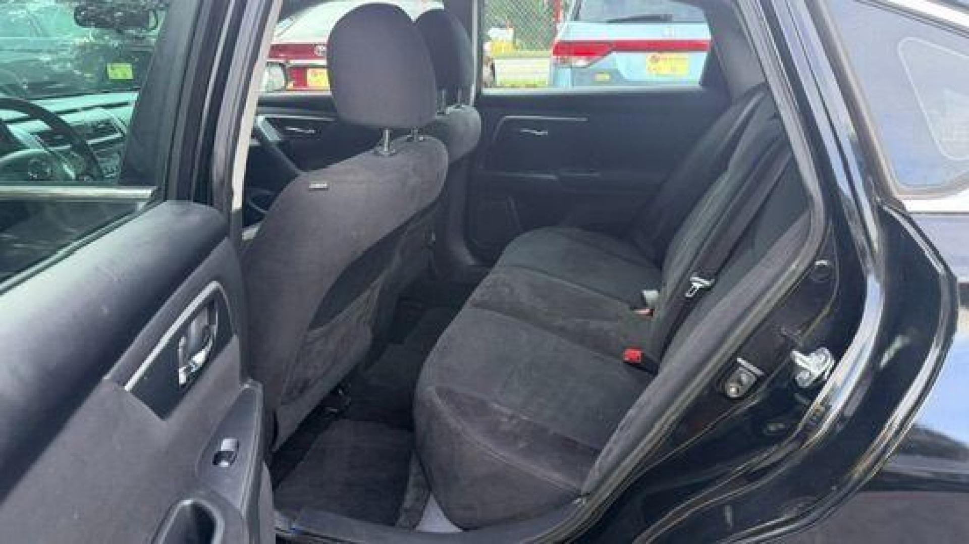 2014 Black Nissan Altima 2.5 (1N4AL3AP2EC) with an 2.5L L4 DOHC 16V engine, Continuously Variable Transmission transmission, located at 1806 Veterans Memorial Hwy SW, Austell, GA, 30168, (770) 944-9558, 33.817959, -84.606987 - Photo#7