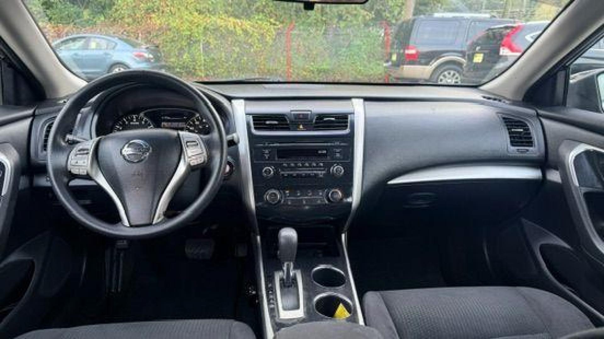 2014 Black Nissan Altima 2.5 (1N4AL3AP2EC) with an 2.5L L4 DOHC 16V engine, Continuously Variable Transmission transmission, located at 1806 Veterans Memorial Hwy SW, Austell, GA, 30168, (770) 944-9558, 33.817959, -84.606987 - Photo#8