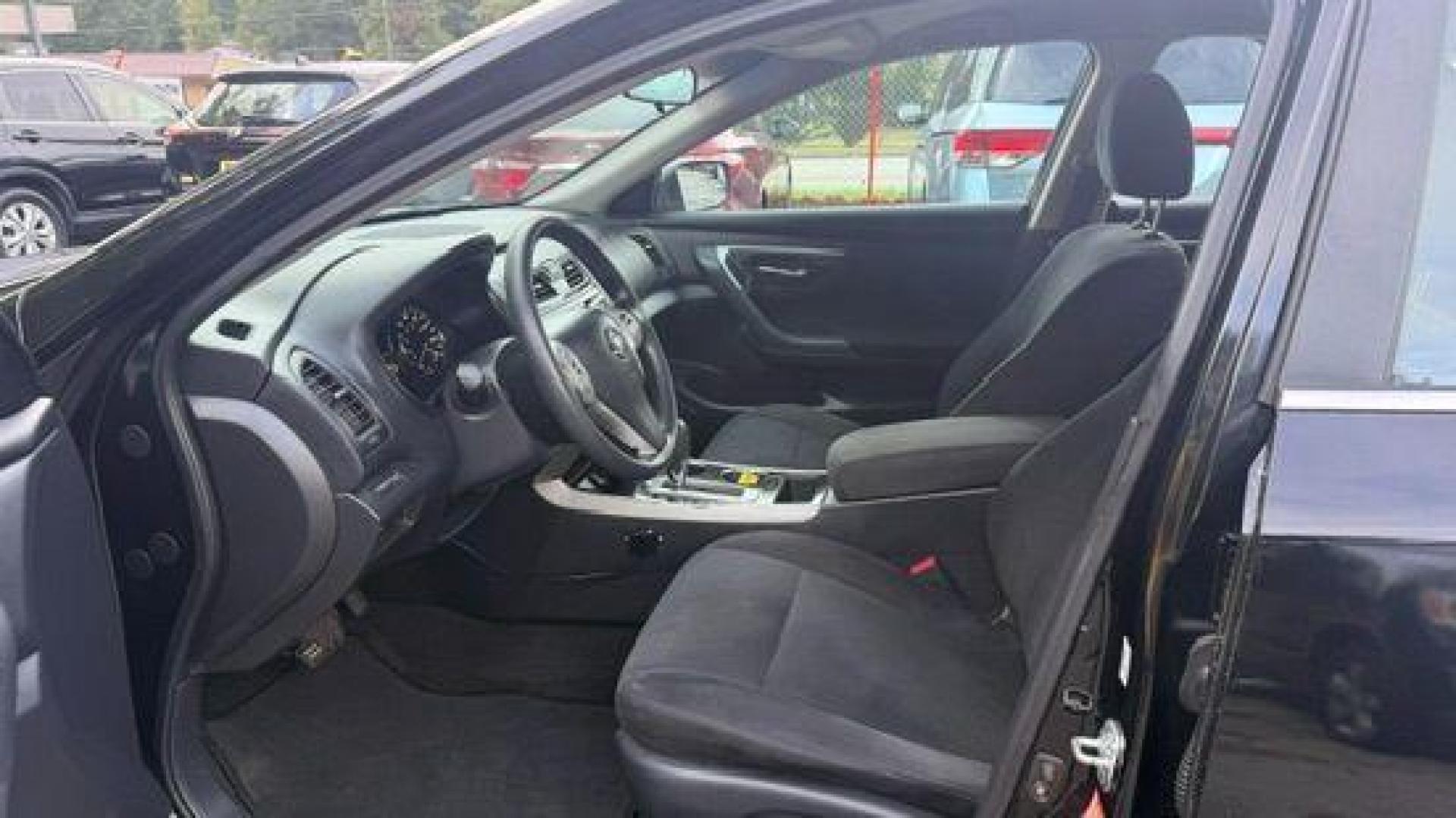 2014 Black Nissan Altima 2.5 (1N4AL3AP2EC) with an 2.5L L4 DOHC 16V engine, Continuously Variable Transmission transmission, located at 1806 Veterans Memorial Hwy SW, Austell, GA, 30168, (770) 944-9558, 33.817959, -84.606987 - Photo#9