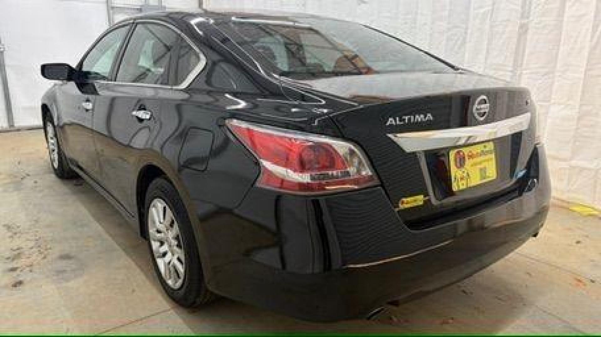 2014 Black Nissan Altima 2.5 (1N4AL3AP2EC) with an 2.5L L4 DOHC 16V engine, Continuously Variabl transmission, located at 1806 Veterans Memorial Hwy SW, Austell, GA, 30168, (770) 944-9558, 33.817959, -84.606987 - Photo#3