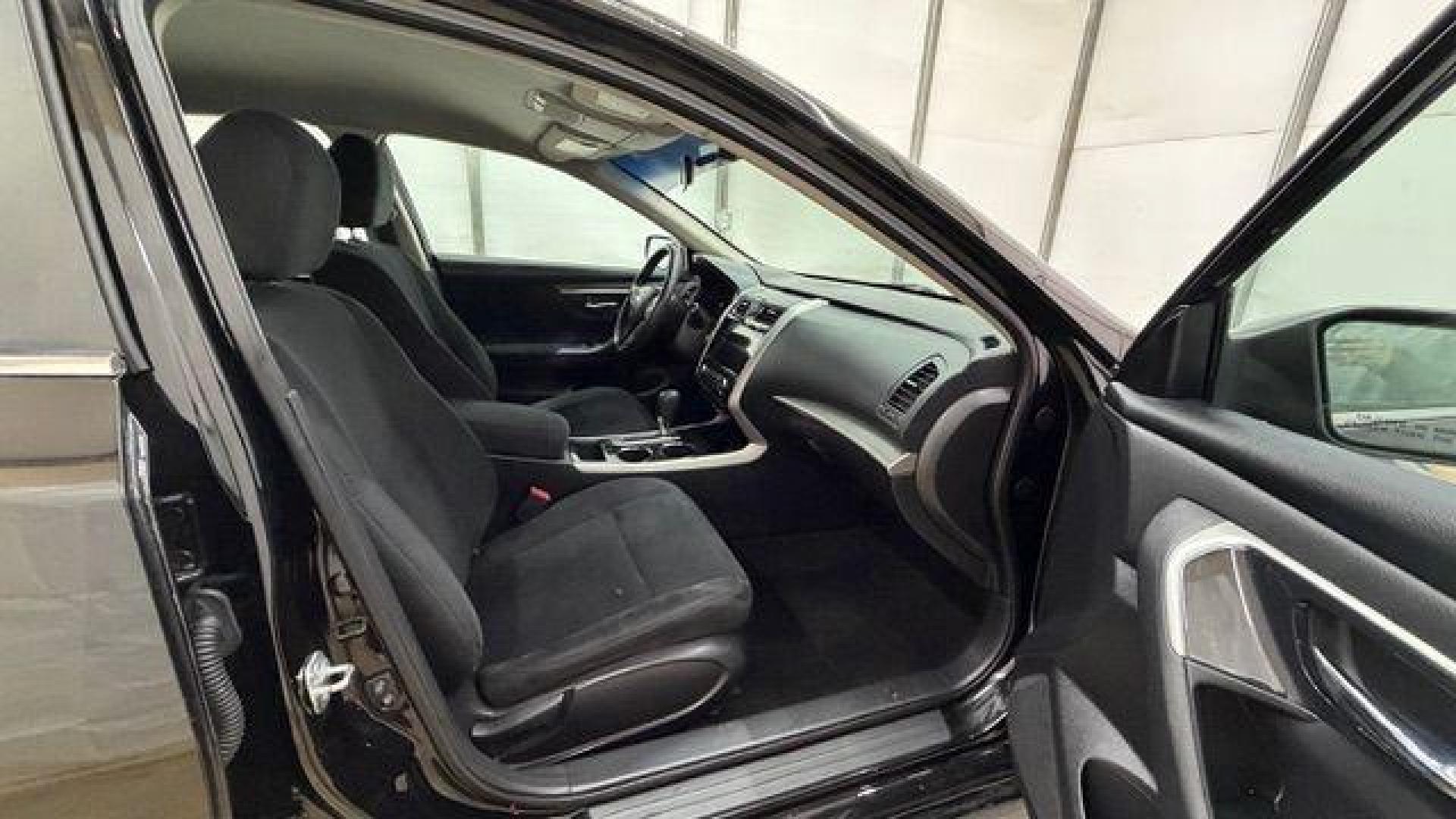 2014 Black Nissan Altima 2.5 (1N4AL3AP2EC) with an 2.5L L4 DOHC 16V engine, Continuously Variabl transmission, located at 1806 Veterans Memorial Hwy SW, Austell, GA, 30168, (770) 944-9558, 33.817959, -84.606987 - Photo#17