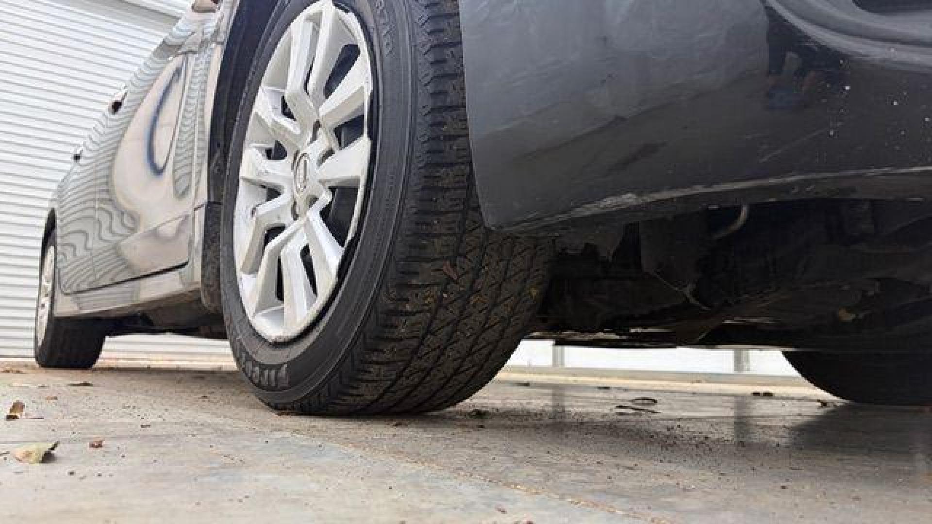 2014 Black Nissan Altima 2.5 (1N4AL3AP2EC) with an 2.5L L4 DOHC 16V engine, Continuously Variabl transmission, located at 1806 Veterans Memorial Hwy SW, Austell, GA, 30168, (770) 944-9558, 33.817959, -84.606987 - Photo#18