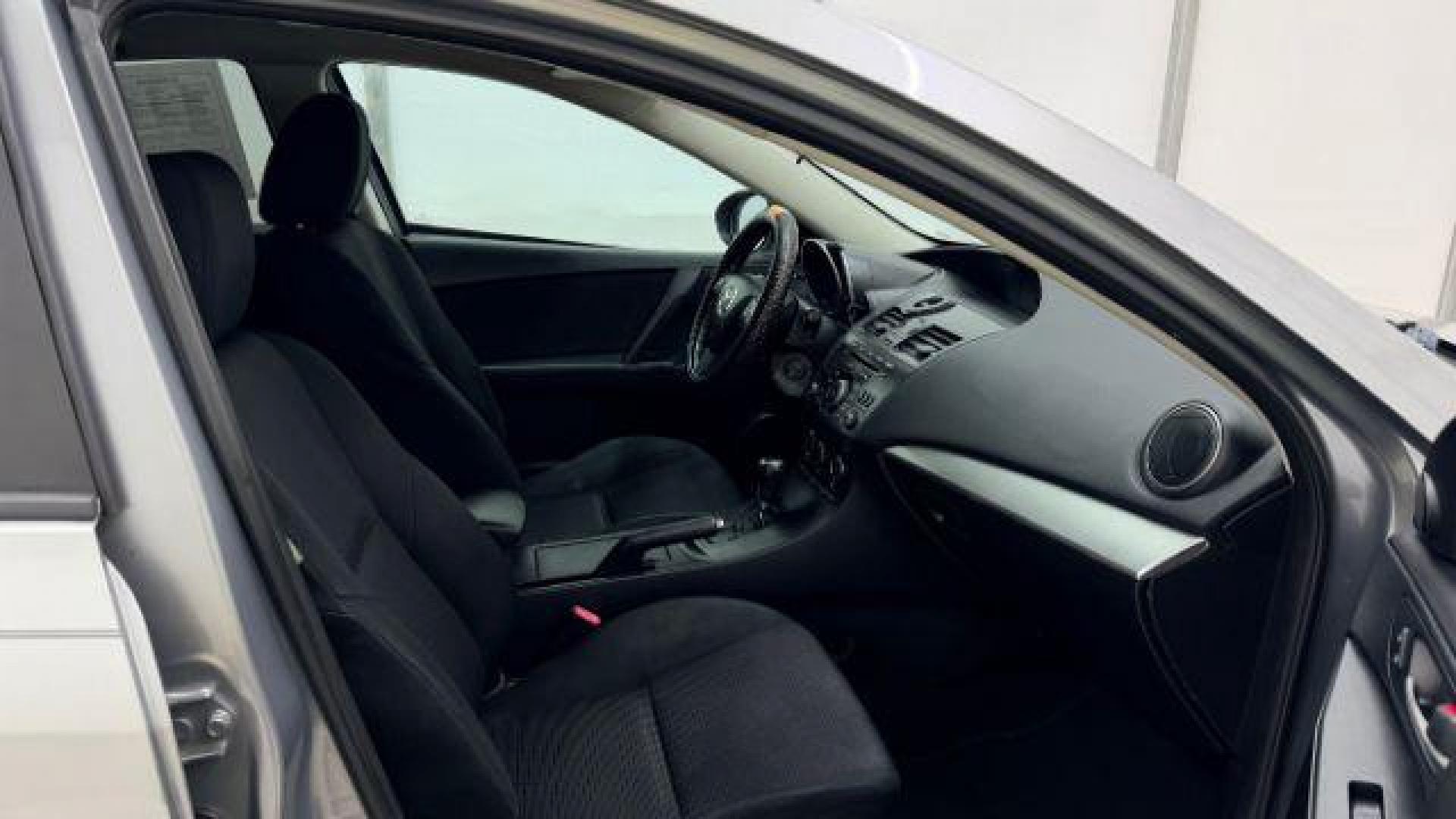 2013 Silver Mazda MAZDA3 i Touring AT 5-Door (JM1BL1L74D1) with an 2.0L L4 DOHC 16V engine, 5-Speed Automatic transmission, located at 1806 Veterans Memorial Hwy SW, Austell, GA, 30168, (770) 944-9558, 33.817959, -84.606987 - Photo#17