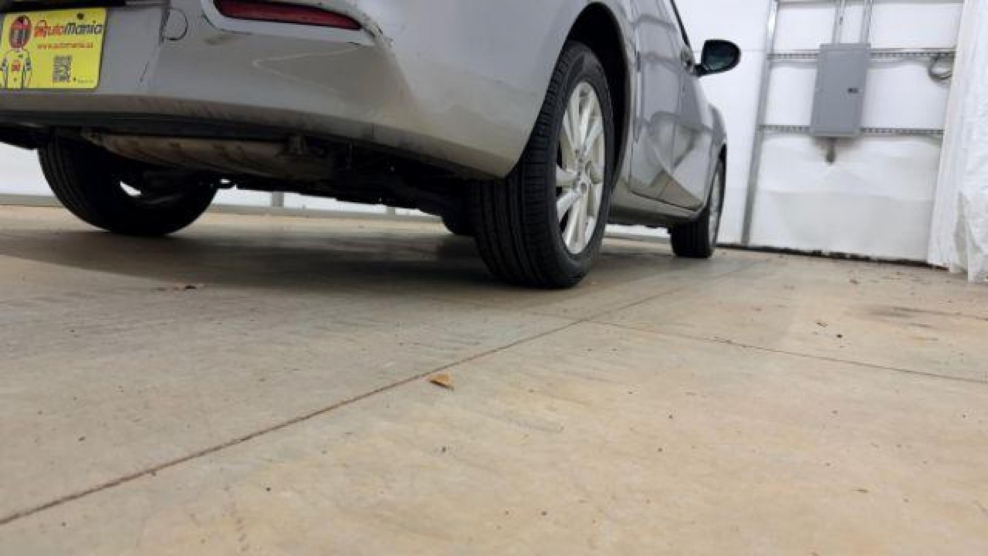 2013 Silver Mazda MAZDA3 i Touring AT 5-Door (JM1BL1L74D1) with an 2.0L L4 DOHC 16V engine, 5-Speed Automatic transmission, located at 1806 Veterans Memorial Hwy SW, Austell, GA, 30168, (770) 944-9558, 33.817959, -84.606987 - Photo#21