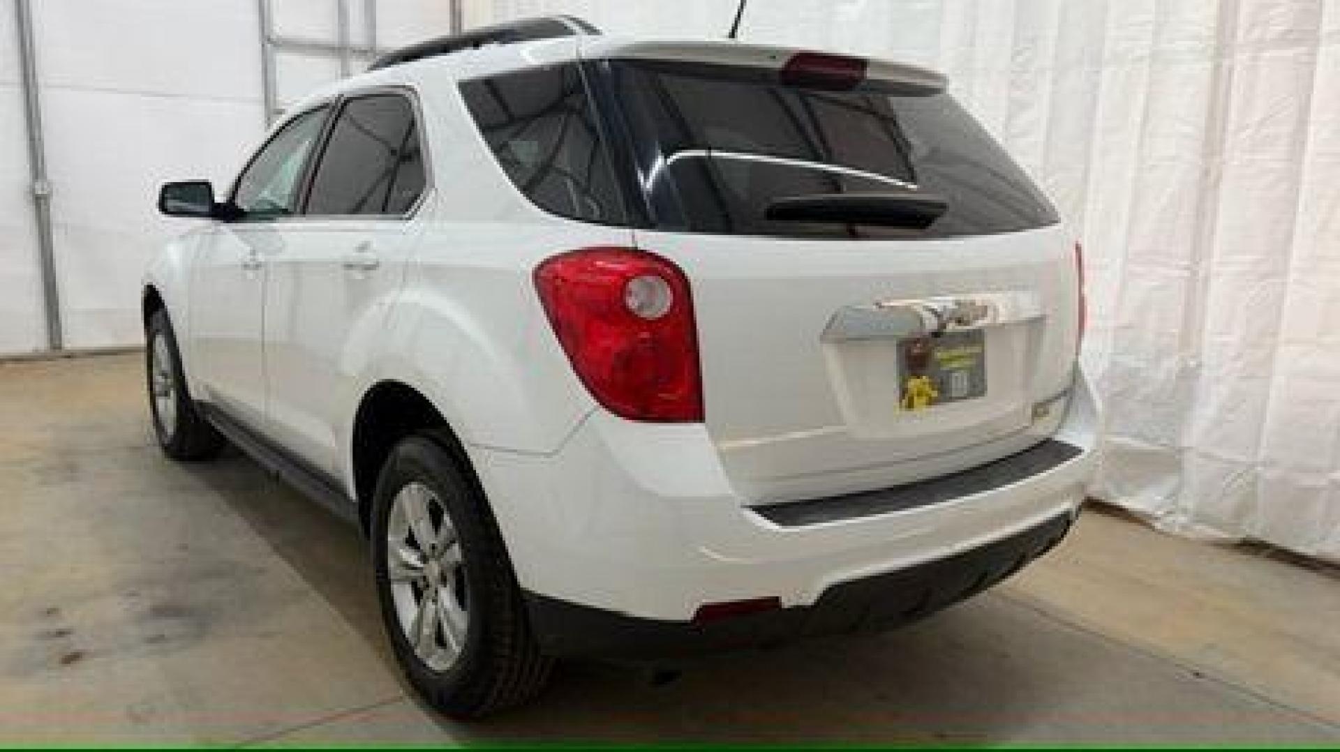 2014 White Chevrolet Equinox 2LT 2WD (2GNALCEKXE6) with an 2.4L L4 DOHC 16V FFV engine, 6-Speed Automatic transmission, located at 1806 Veterans Memorial Hwy SW, Austell, GA, 30168, (770) 944-9558, 33.817959, -84.606987 - Photo#3