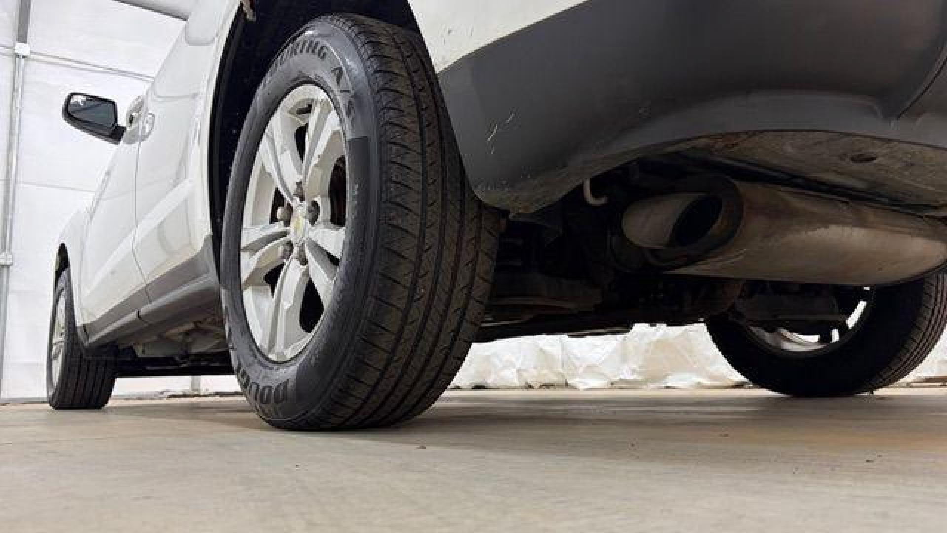 2014 White Chevrolet Equinox 2LT 2WD (2GNALCEKXE6) with an 2.4L L4 DOHC 16V FFV engine, 6-Speed Automatic transmission, located at 1806 Veterans Memorial Hwy SW, Austell, GA, 30168, (770) 944-9558, 33.817959, -84.606987 - Photo#21