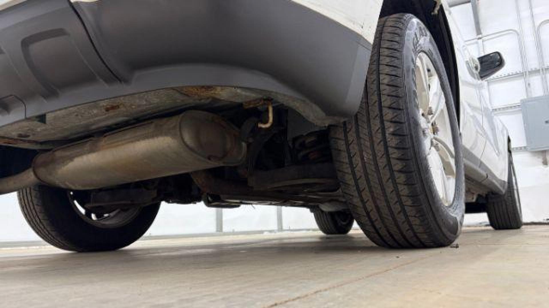 2014 White Chevrolet Equinox 2LT 2WD (2GNALCEKXE6) with an 2.4L L4 DOHC 16V FFV engine, 6-Speed Automatic transmission, located at 1806 Veterans Memorial Hwy SW, Austell, GA, 30168, (770) 944-9558, 33.817959, -84.606987 - Photo#22