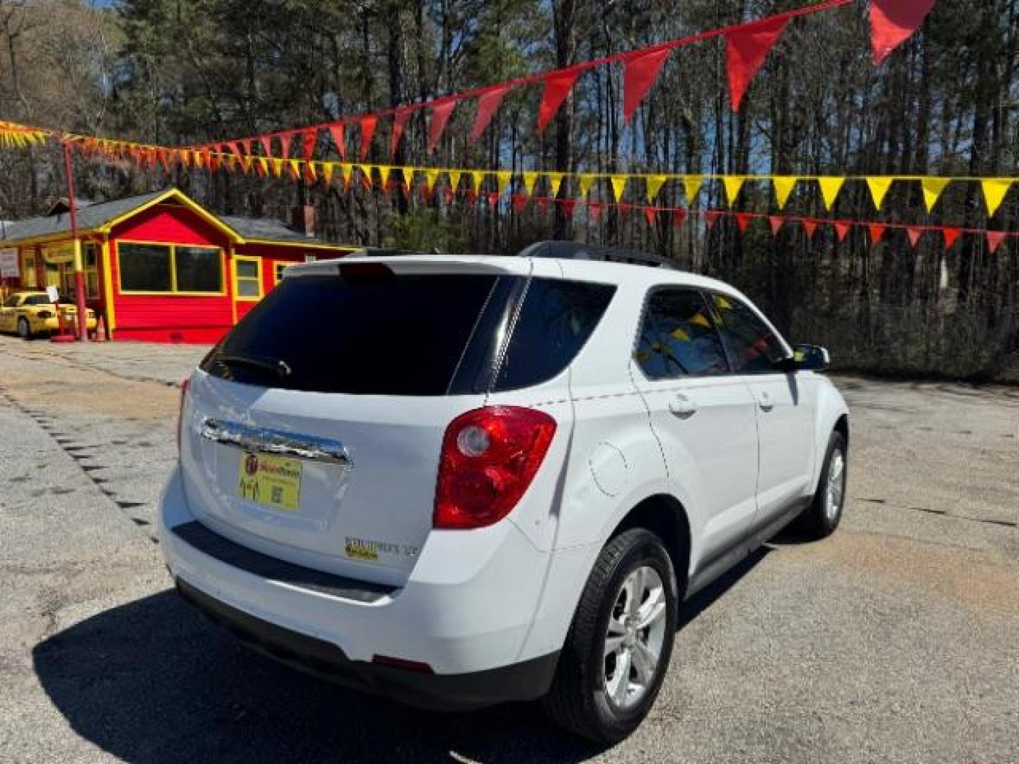 2014 White Chevrolet Equinox 2LT 2WD (2GNALCEKXE6) with an 2.4L L4 DOHC 16V FFV engine, 6-Speed Automatic transmission, located at 1806 Veterans Memorial Hwy SW, Austell, GA, 30168, (770) 944-9558, 33.817959, -84.606987 - Photo#5