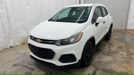 2017 Chevrolet Trax LS's photo