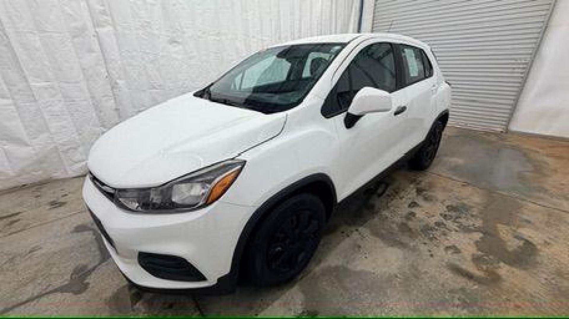 2017 White Chevrolet Trax LS FWD (KL7CJKSB8HB) with an 1.4L L4 DOHC 16V engine, 6-Speed Automatic transmission, located at 1806 Veterans Memorial Hwy SW, Austell, GA, 30168, (770) 944-9558, 33.817959, -84.606987 - Photo#1