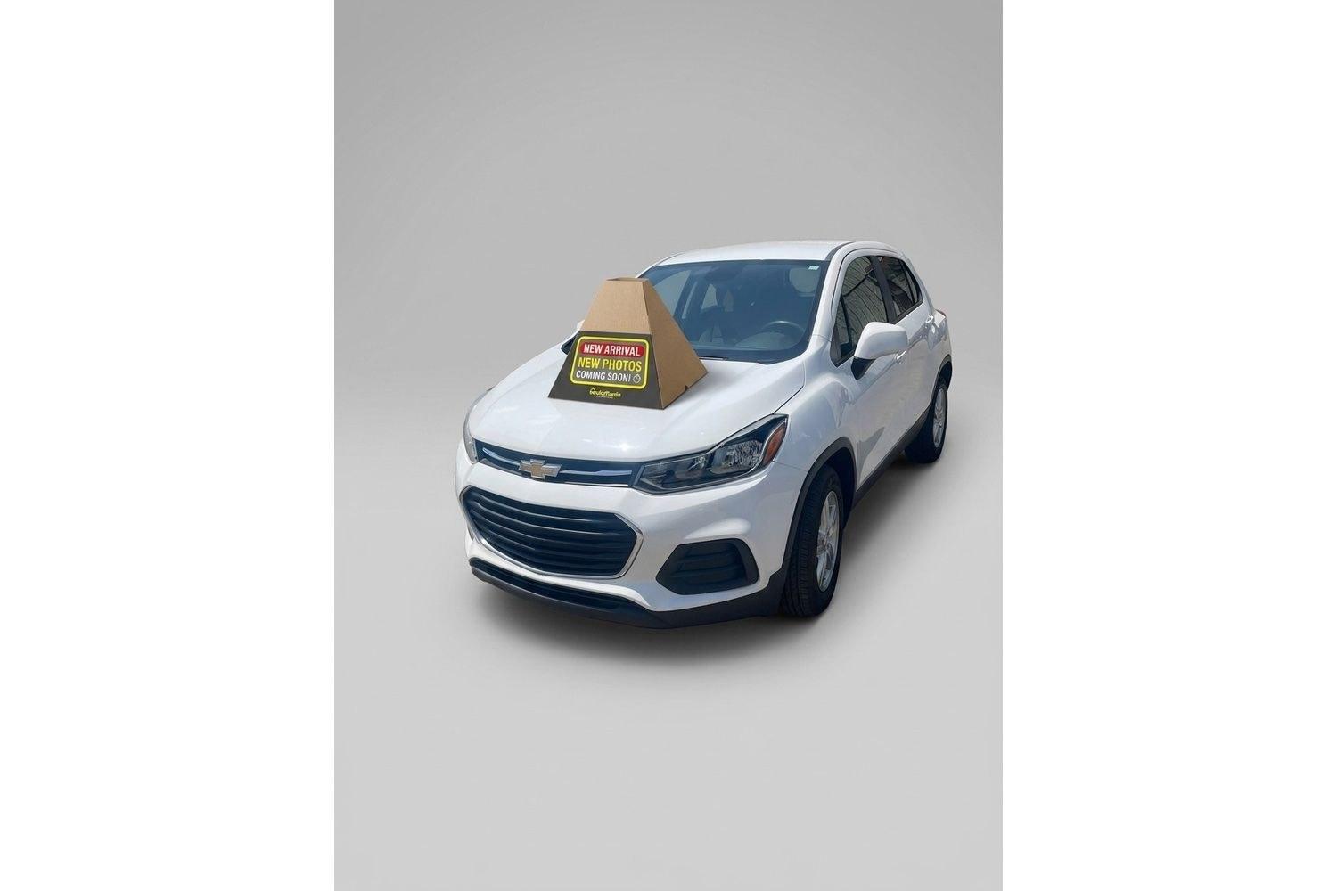 2017 White Chevrolet Trax LS FWD (KL7CJKSB8HB) with an 1.4L L4 DOHC 16V engine, 6-Speed Automatic transmission, located at 1806 Veterans Memorial Hwy SW, Austell, GA, 30168, (770) 944-9558, 33.817959, -84.606987 - Photo#0