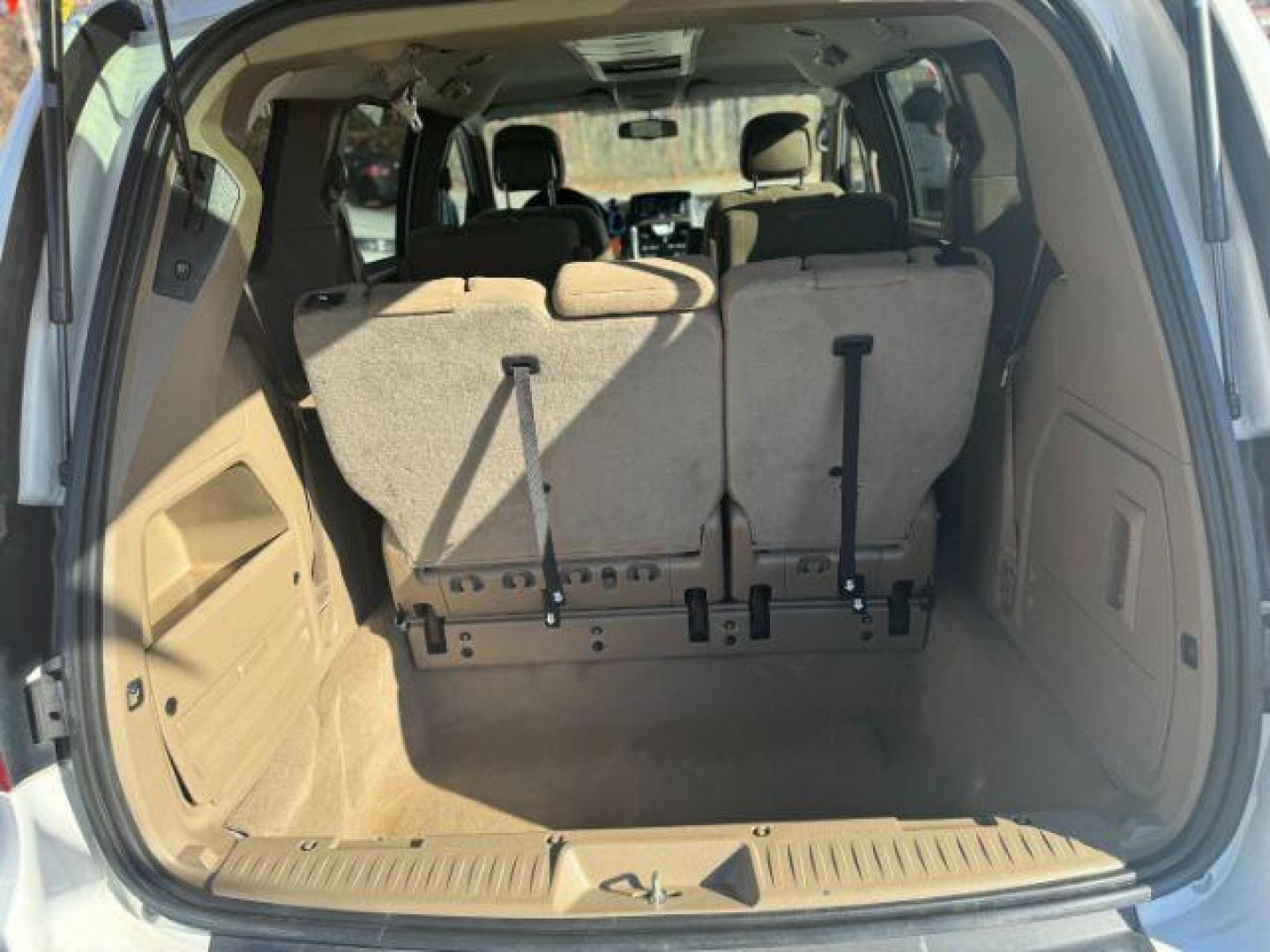 2014 White Chrysler Town and Country Touring (2C4RC1BG8ER) with an 3.6L V6 DOHC 24V engine, 6-Speed Automatic transmission, located at 1806 Veterans Memorial Hwy SW, Austell, GA, 30168, (770) 944-9558, 33.817959, -84.606987 - Photo#9